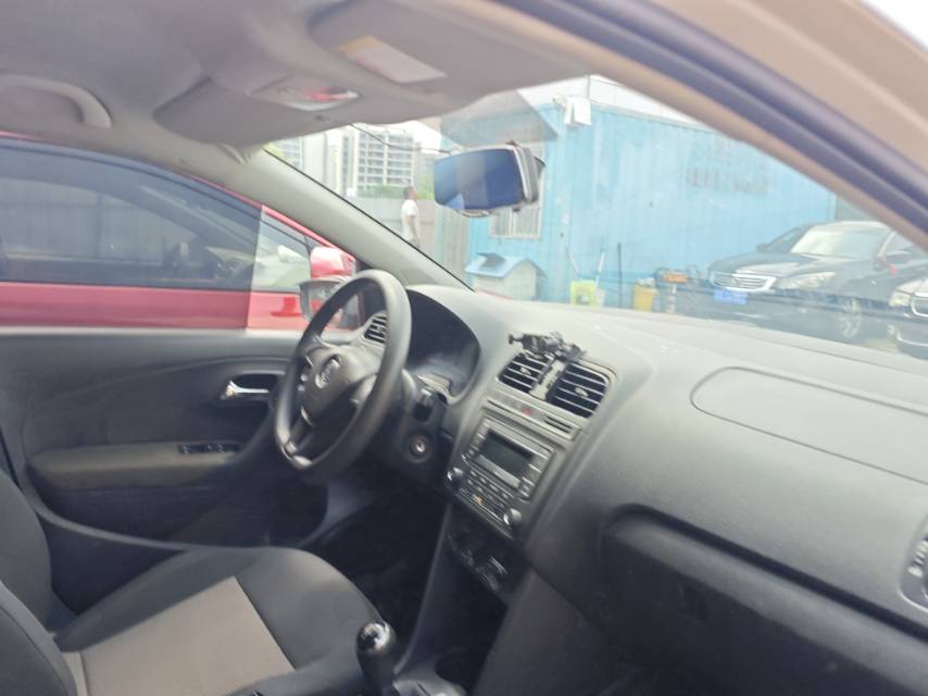 Volkswagen Polo 2014 car image #8