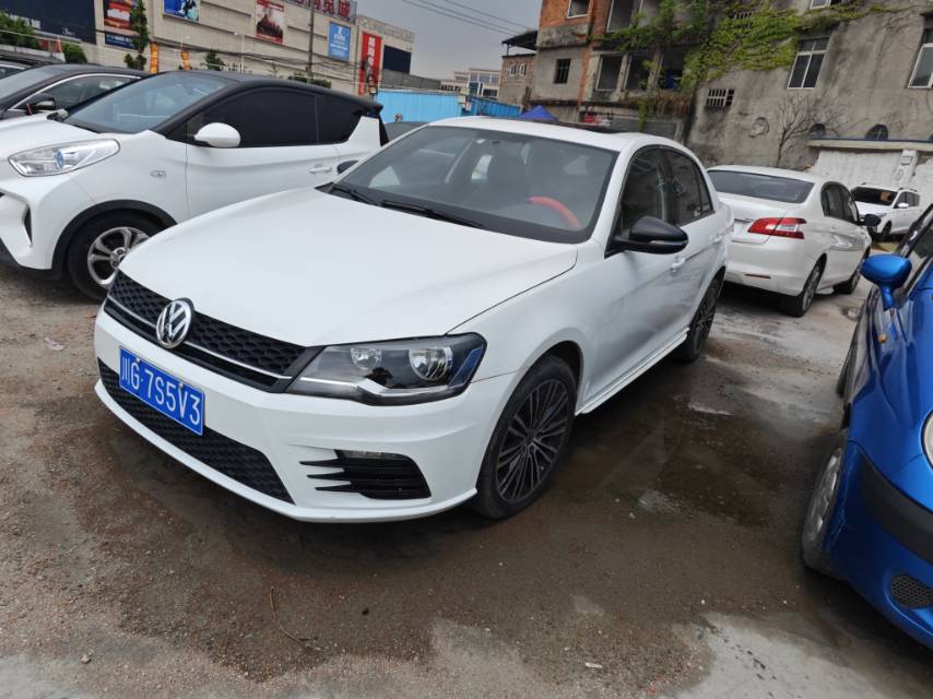 Volkswagen Bora 2015 car image #2