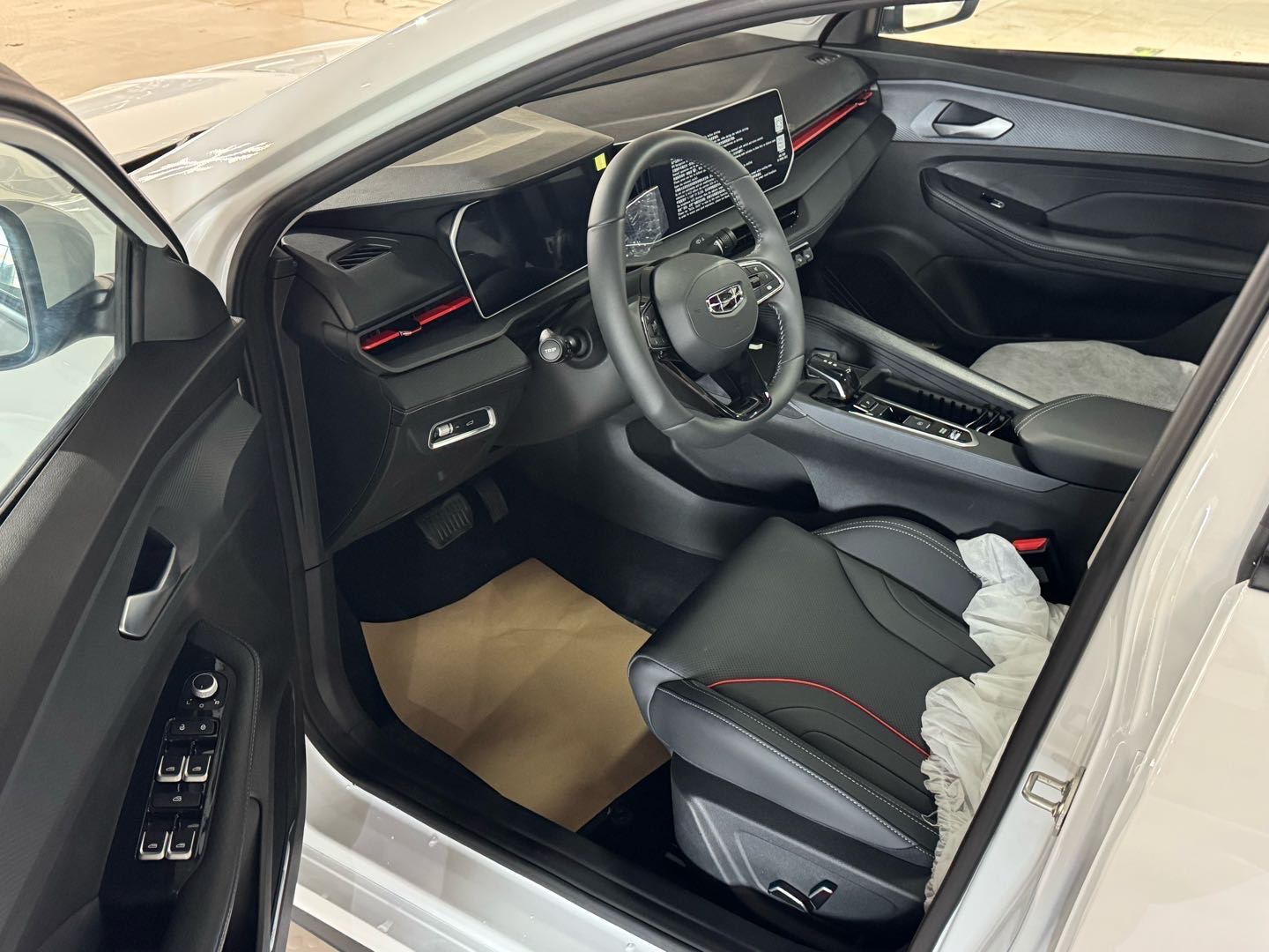 GEELY Binray 2025 immagine di auto #6