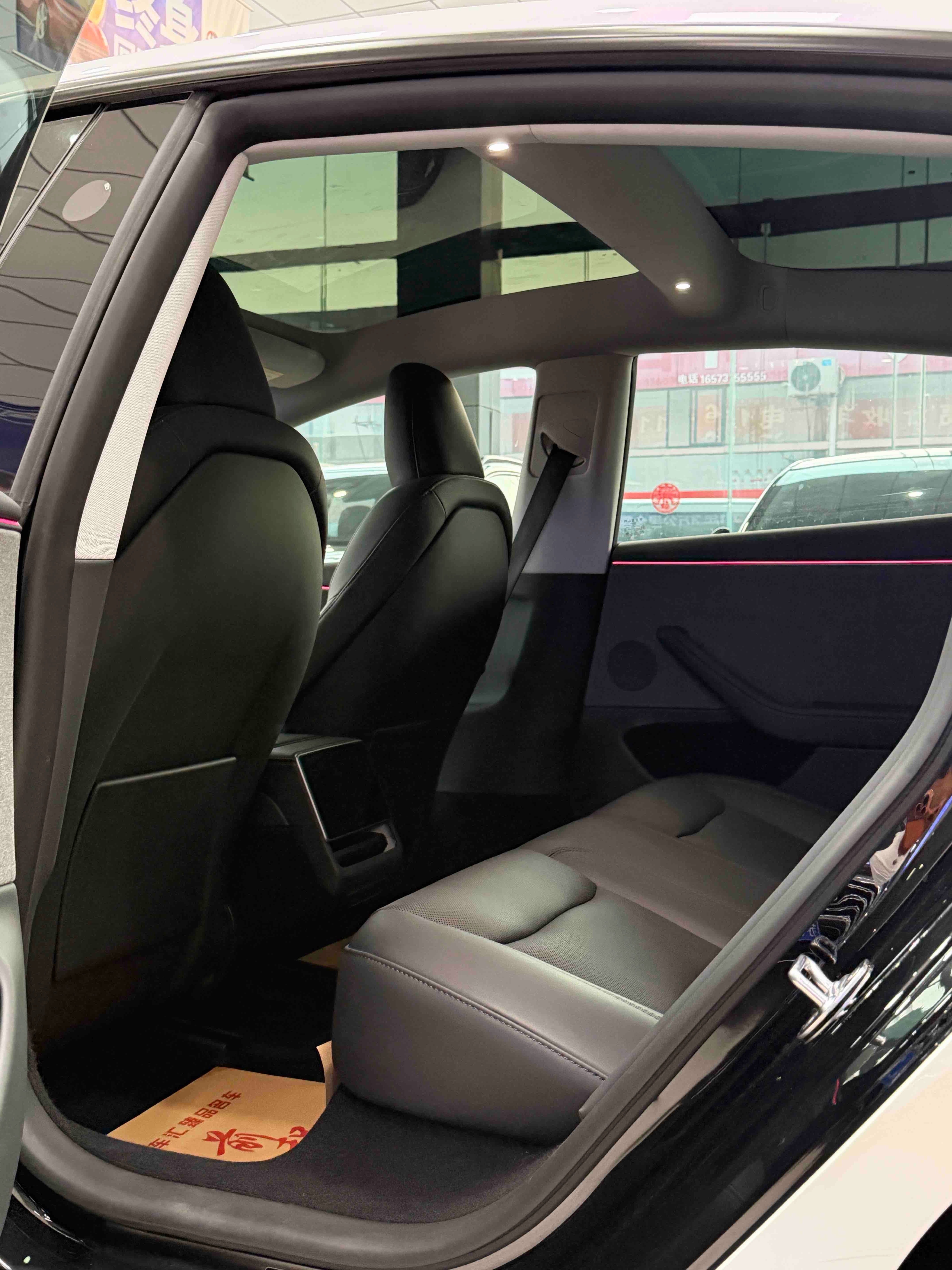 Tesla Model 3 2025 immagine di auto #8