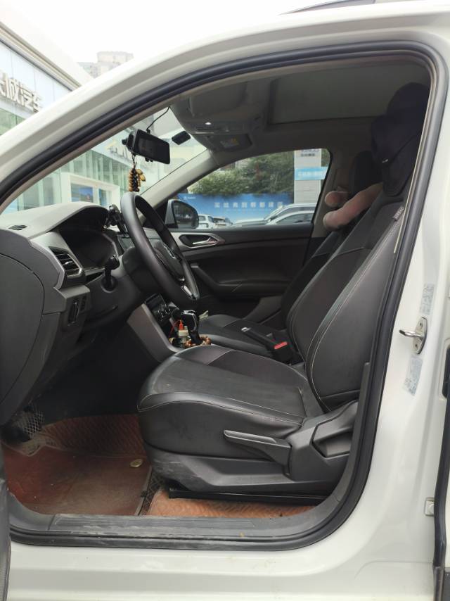 Volkswagen T-Cross 2019 #8 Volkswagen T-Cross 2019 car image #8