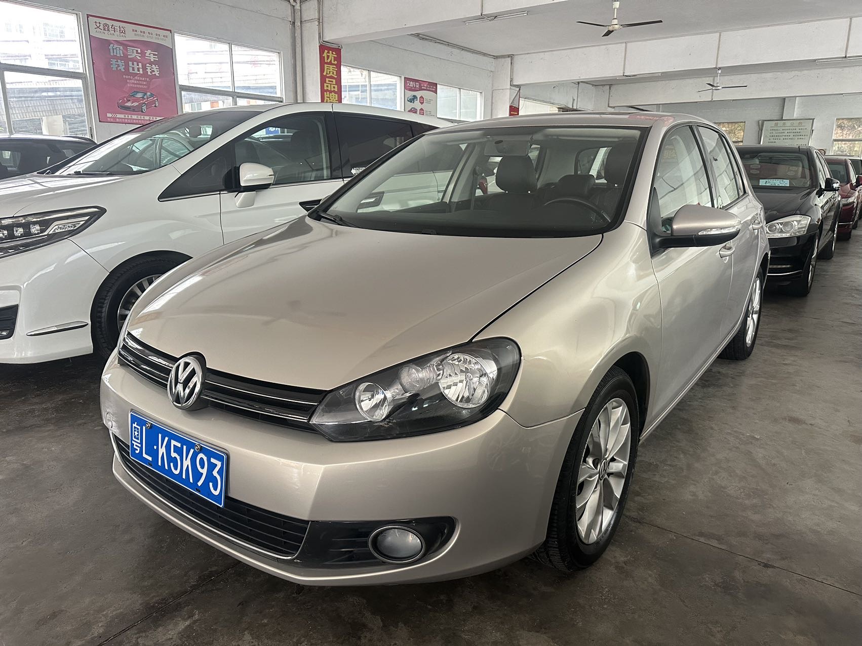 Volkswagen Golf 2013 car image #2