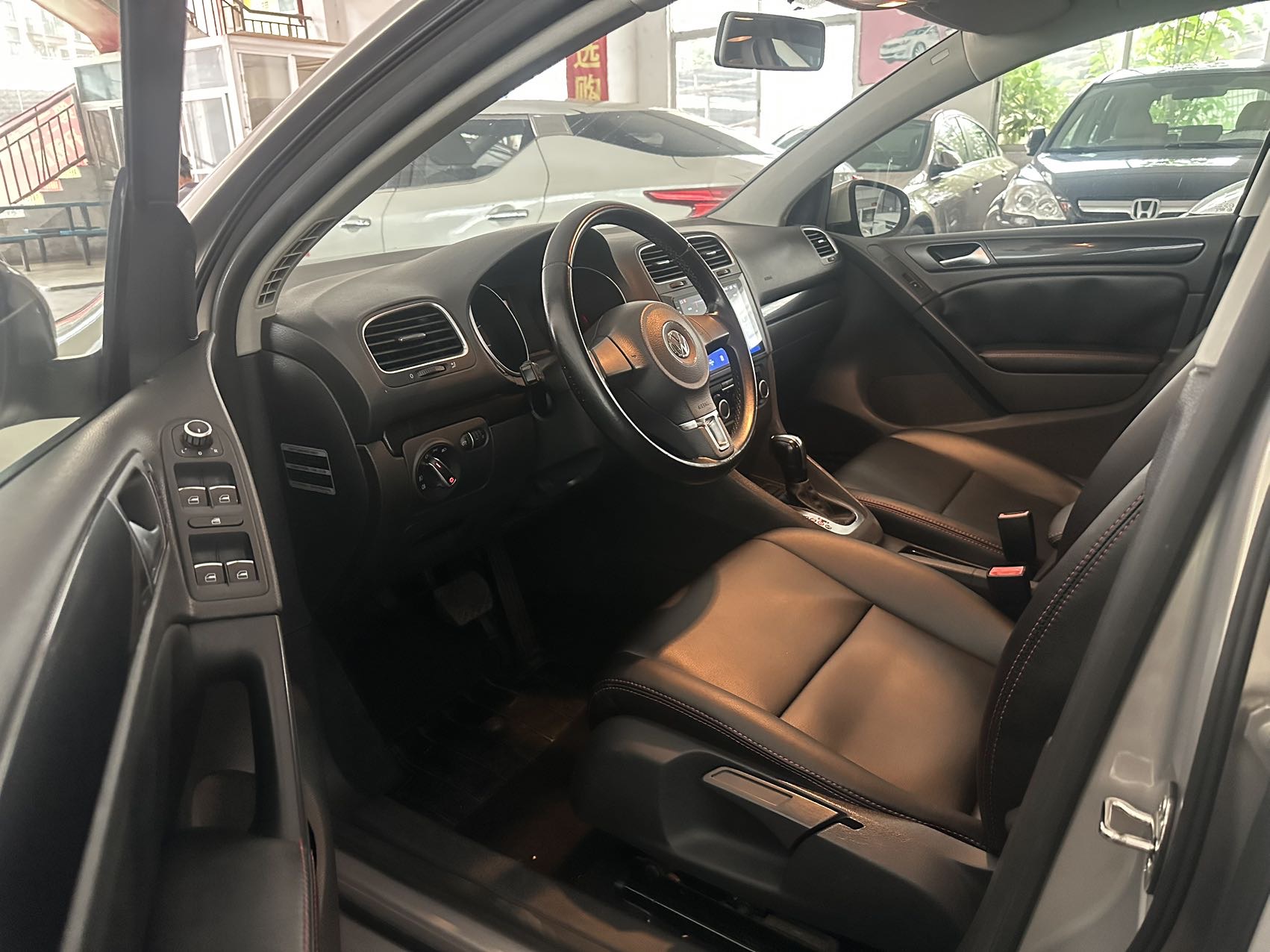 Volkswagen Golf 2013 car image #7