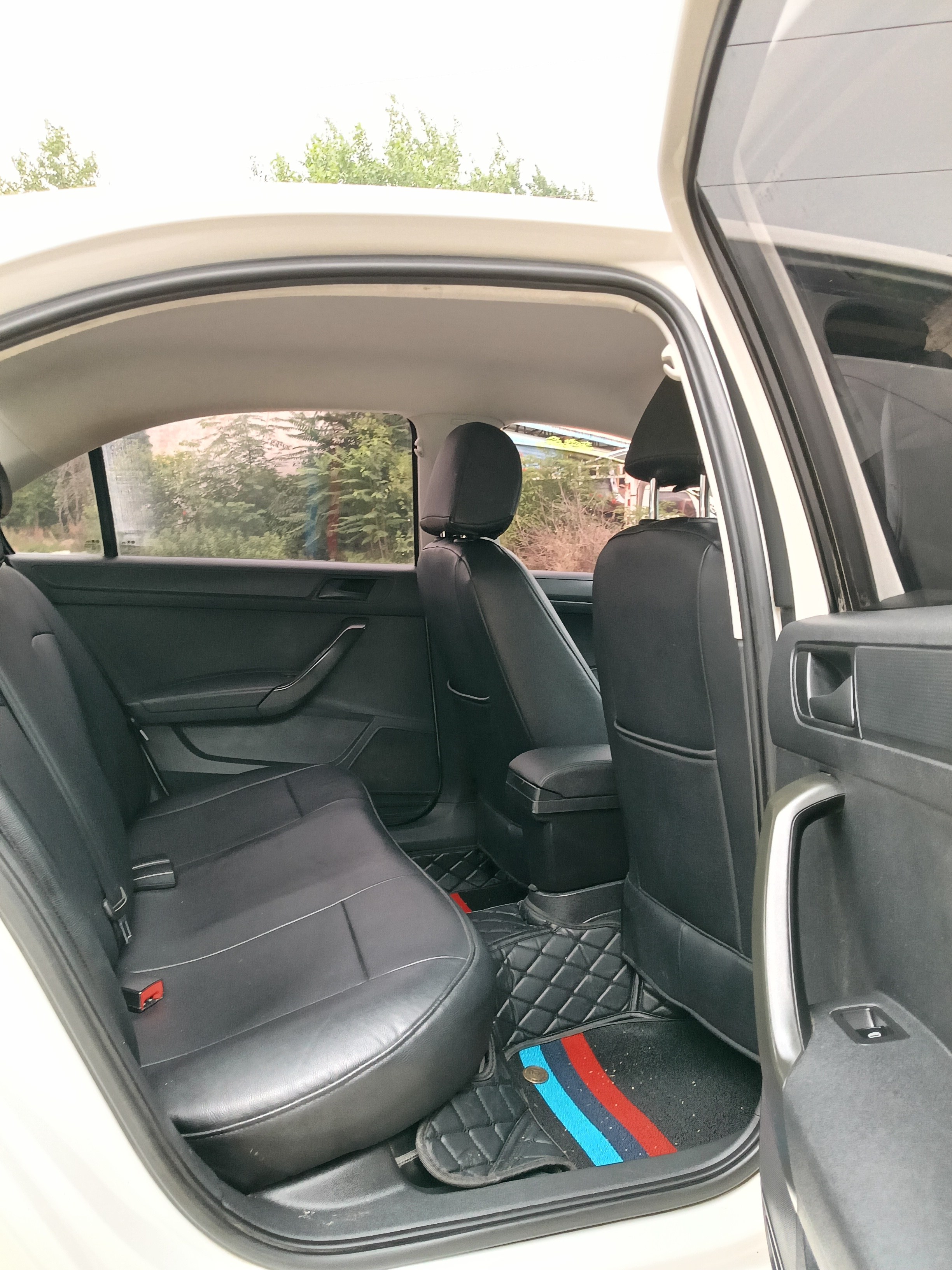Volkswagen Santana 2015 car image #8