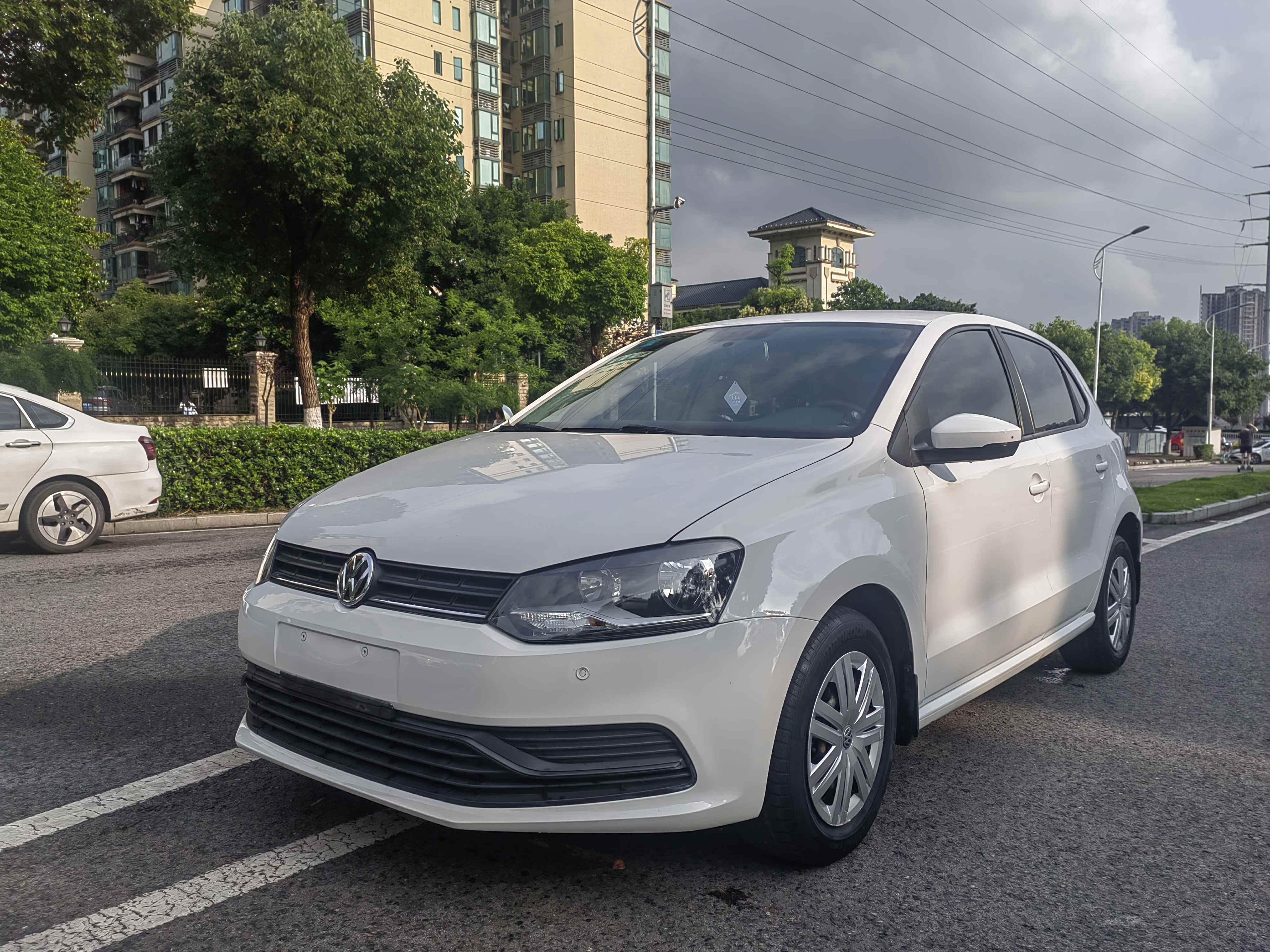 Volkswagen Polo 2017 car image #2