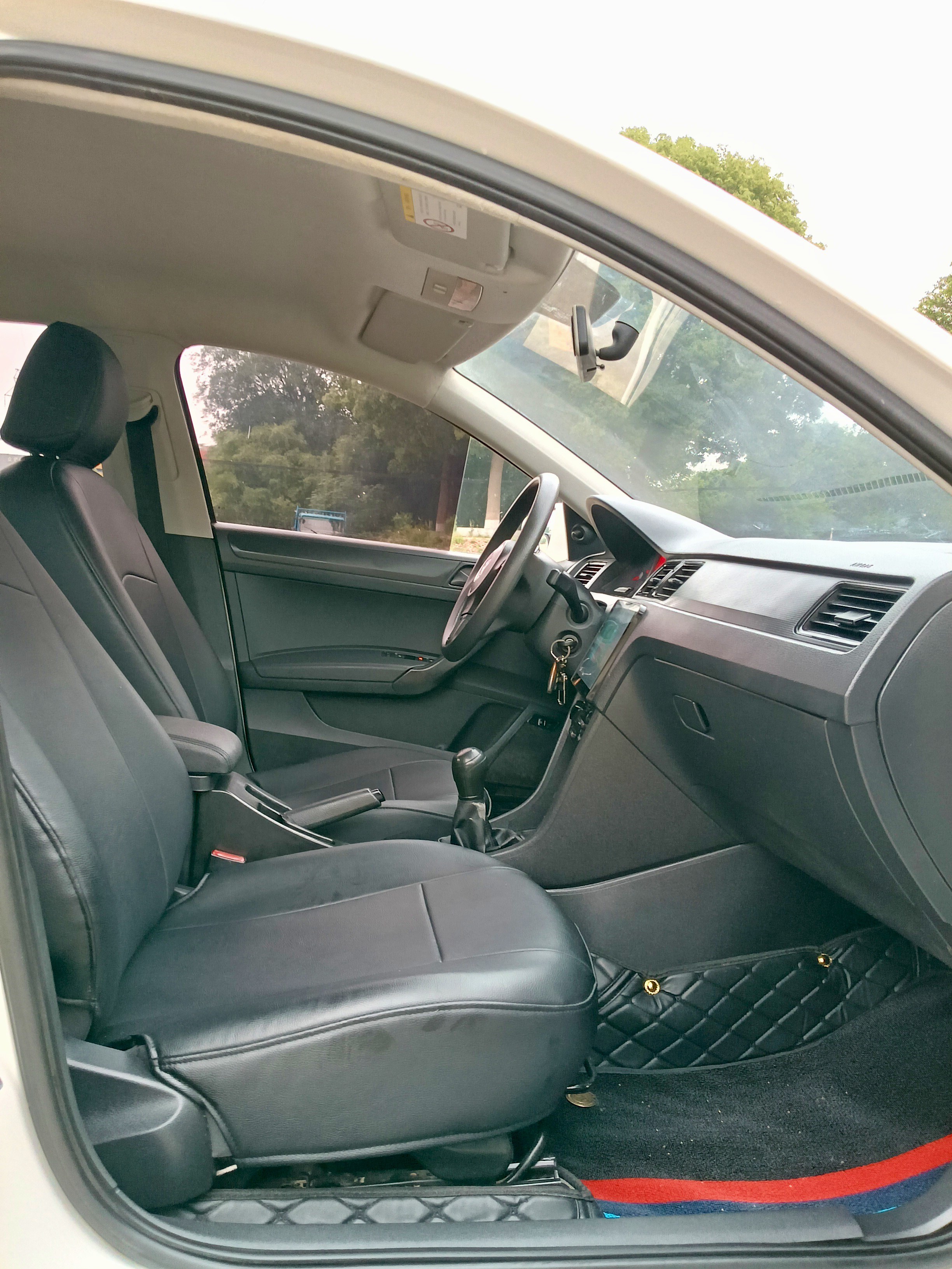 Volkswagen Santana 2015 car image #9