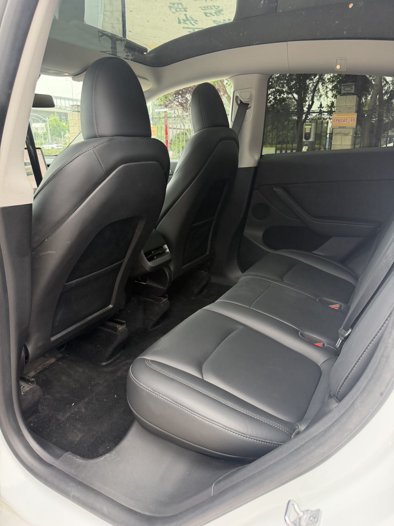 Tesla Model Y 2024 #7 Tesla Model Y 2024 car image #7