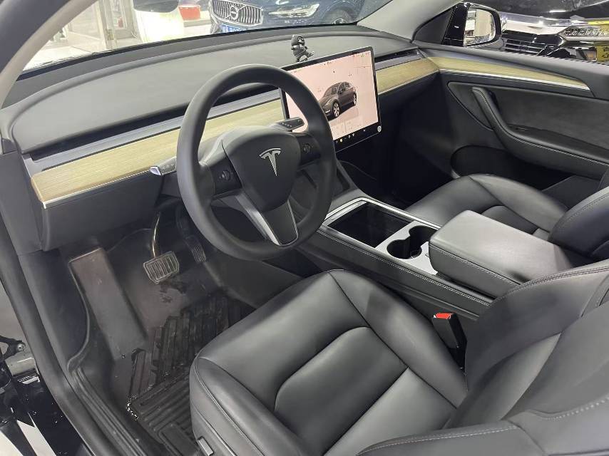 Tesla Model Y 2022 #9 Tesla Model Y 2022 car image #9