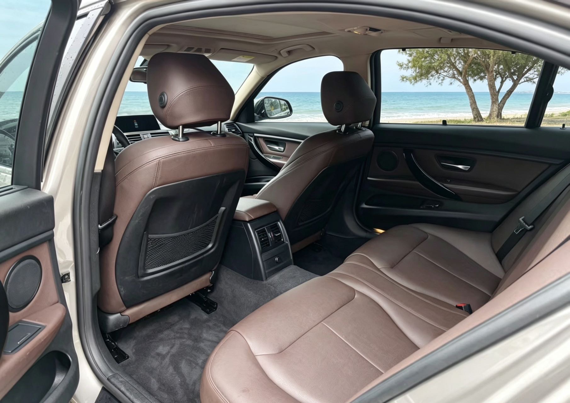 BMW 3 Series 2018 #5 BMW 3 Series 2018 car image #5