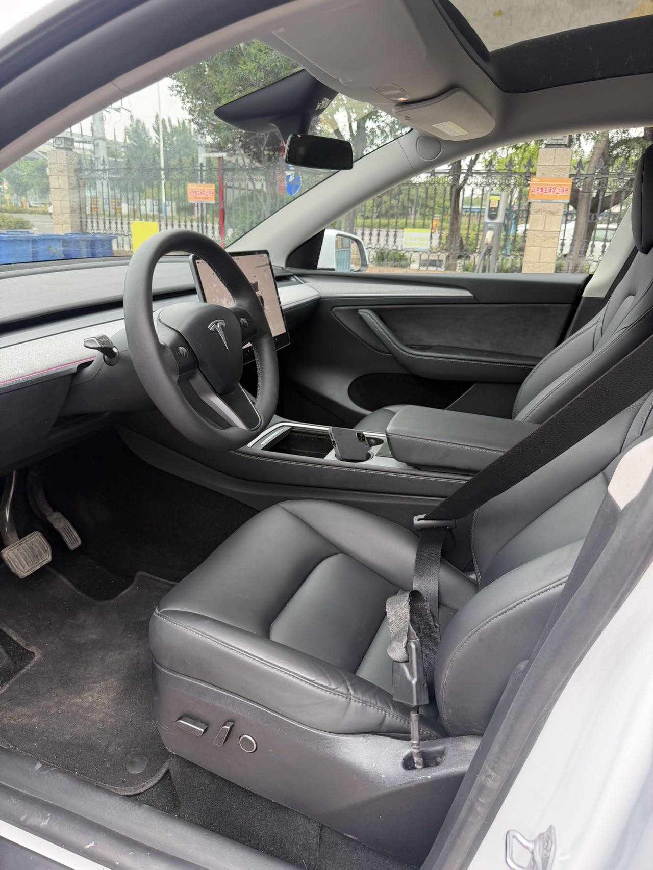 Tesla Model Y 2024 #6 Tesla Model Y 2024 car image #6