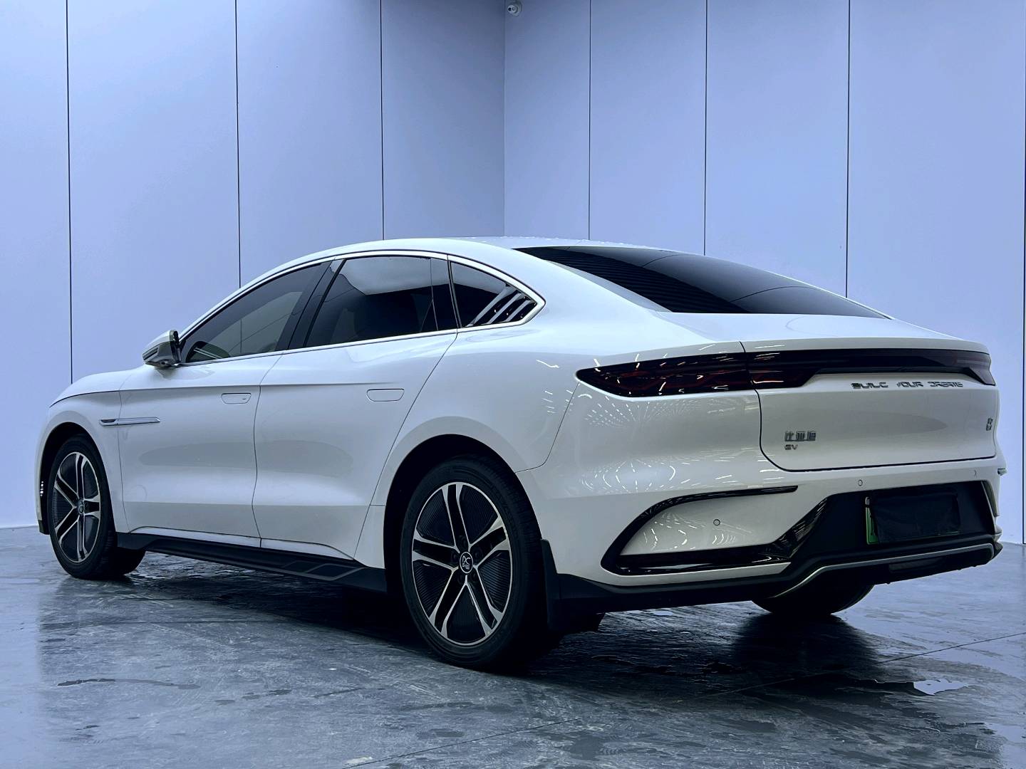 BYD Han 2024 car image #8
