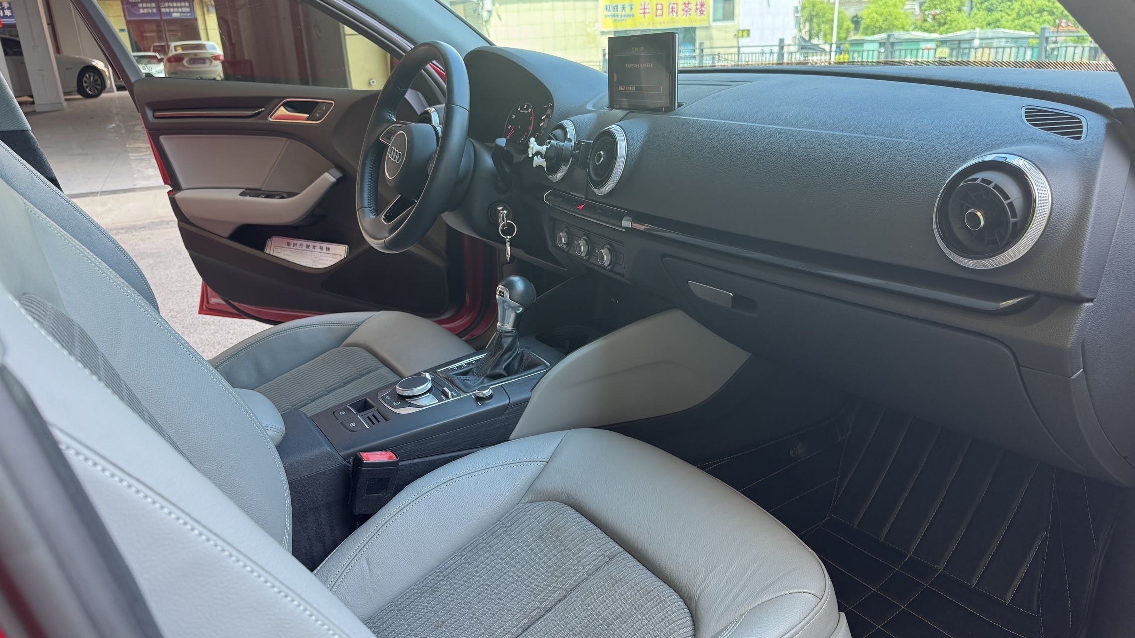 Audi A3 2019 car image #10