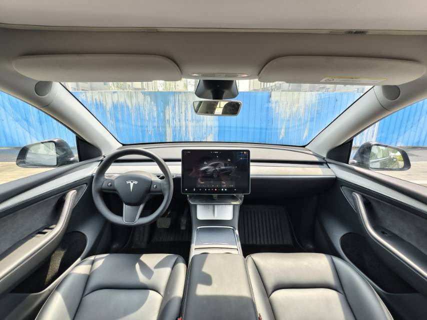 Tesla Model Y 2024 #6 Tesla Model Y 2024 car image #6