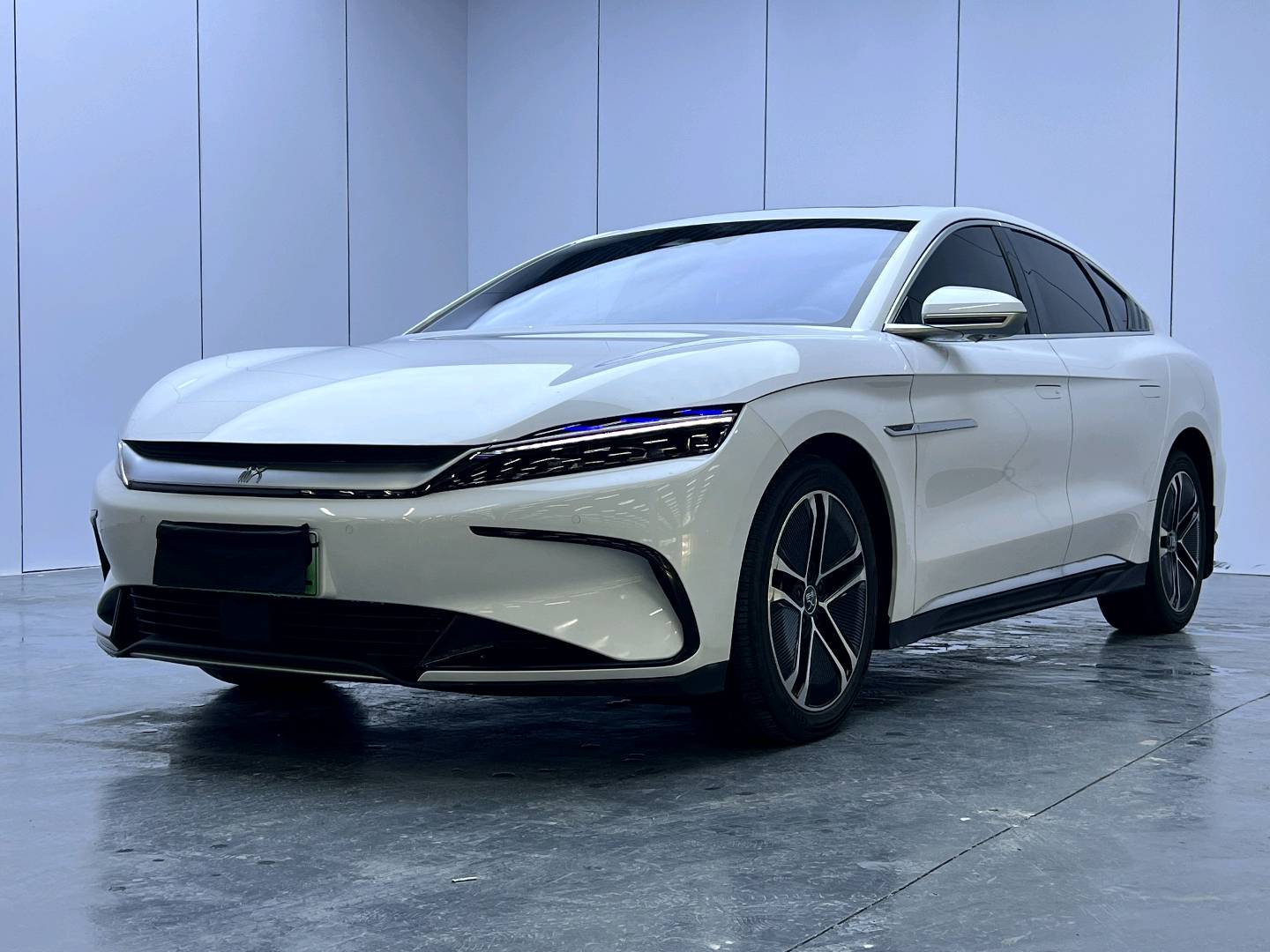 BYD Han 2024 car image #2