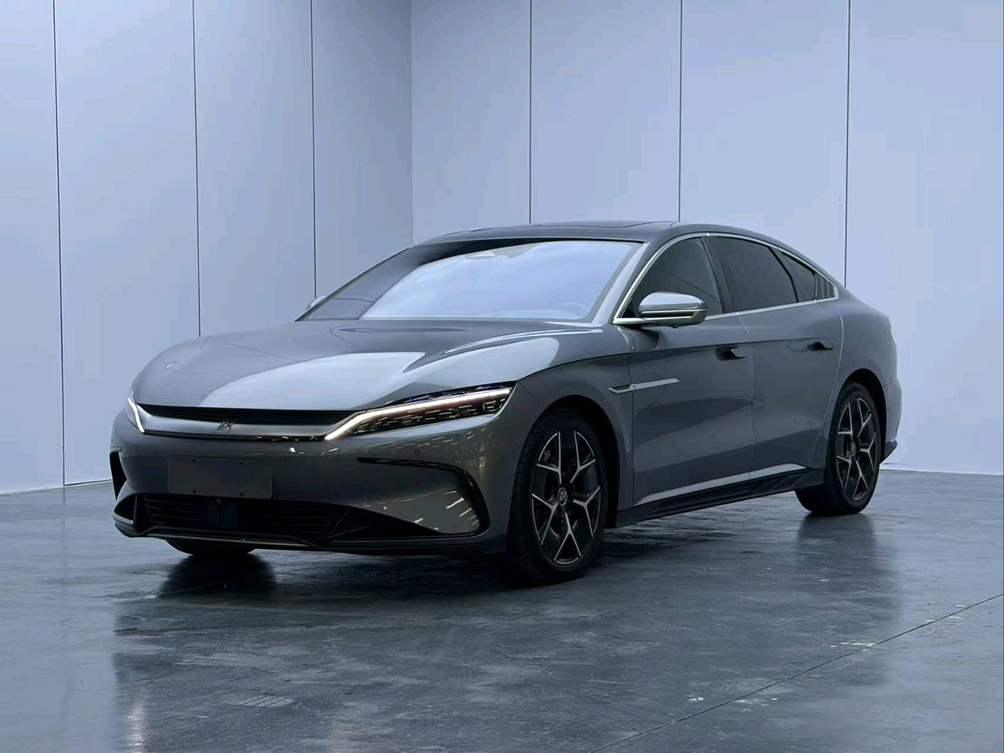2023 car image #2