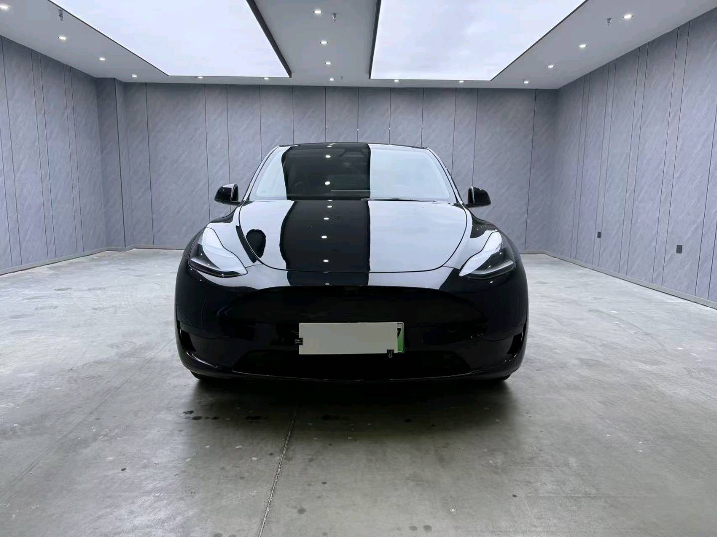 Tesla Model Y 2023 #4 Tesla Model Y 2023 car image #4