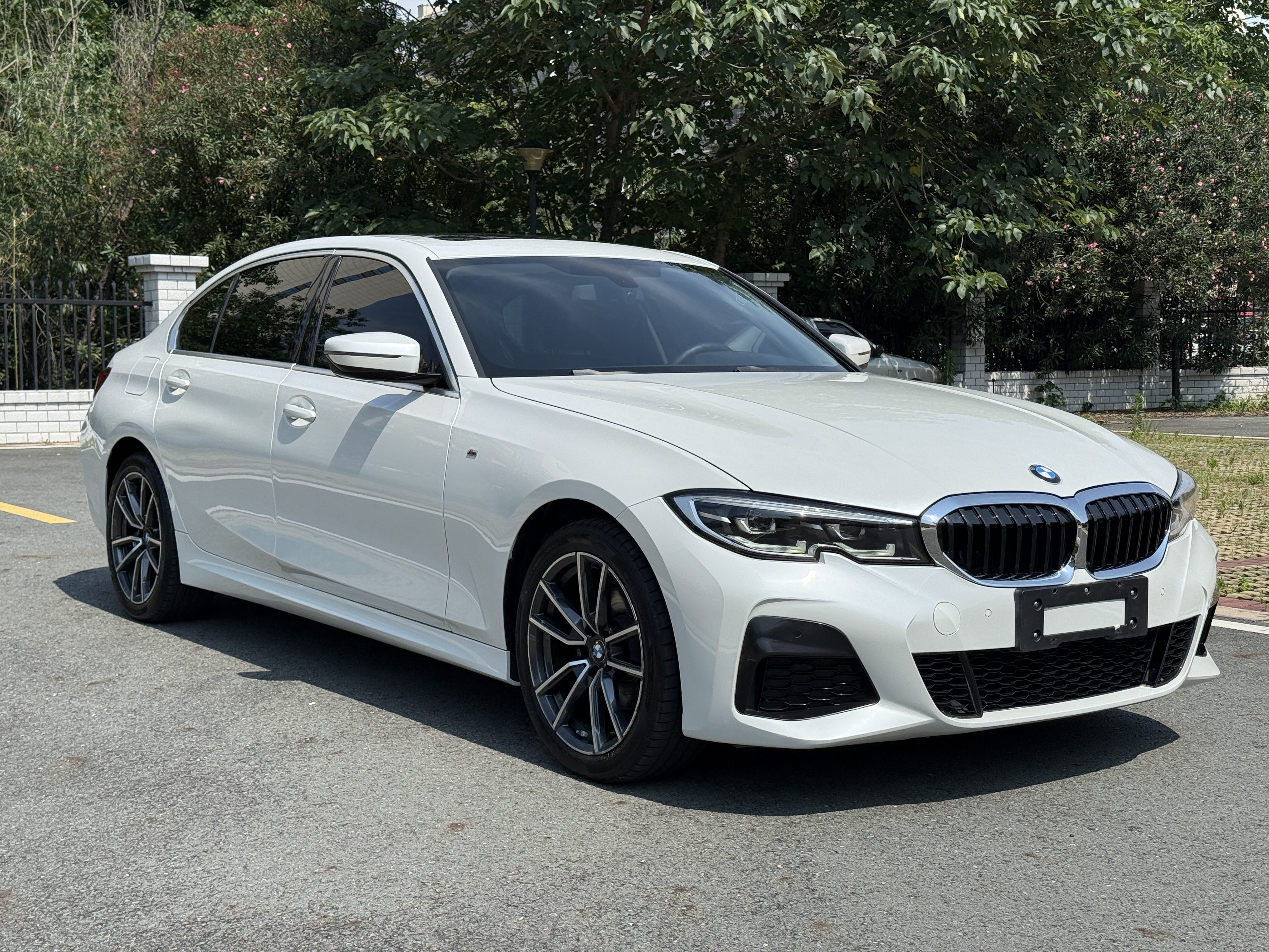 BMW 3 Series 2022 #5 BMW 3 Series 2022 car image #5