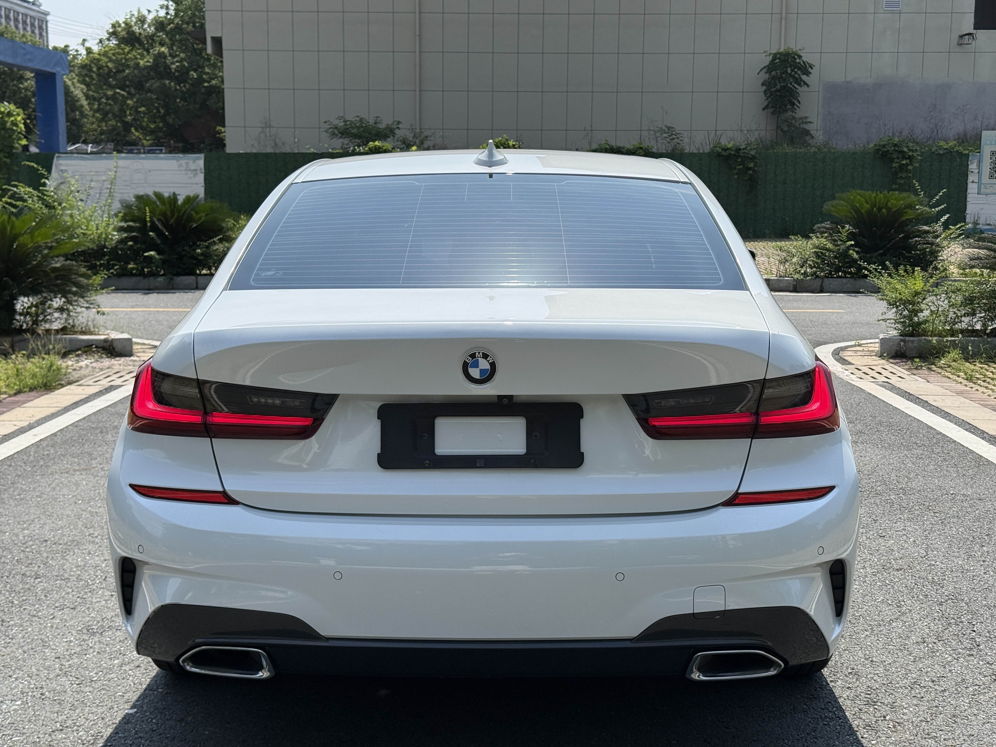 BMW 3 Series 2022 #10 BMW 3 Series 2022 car image #10