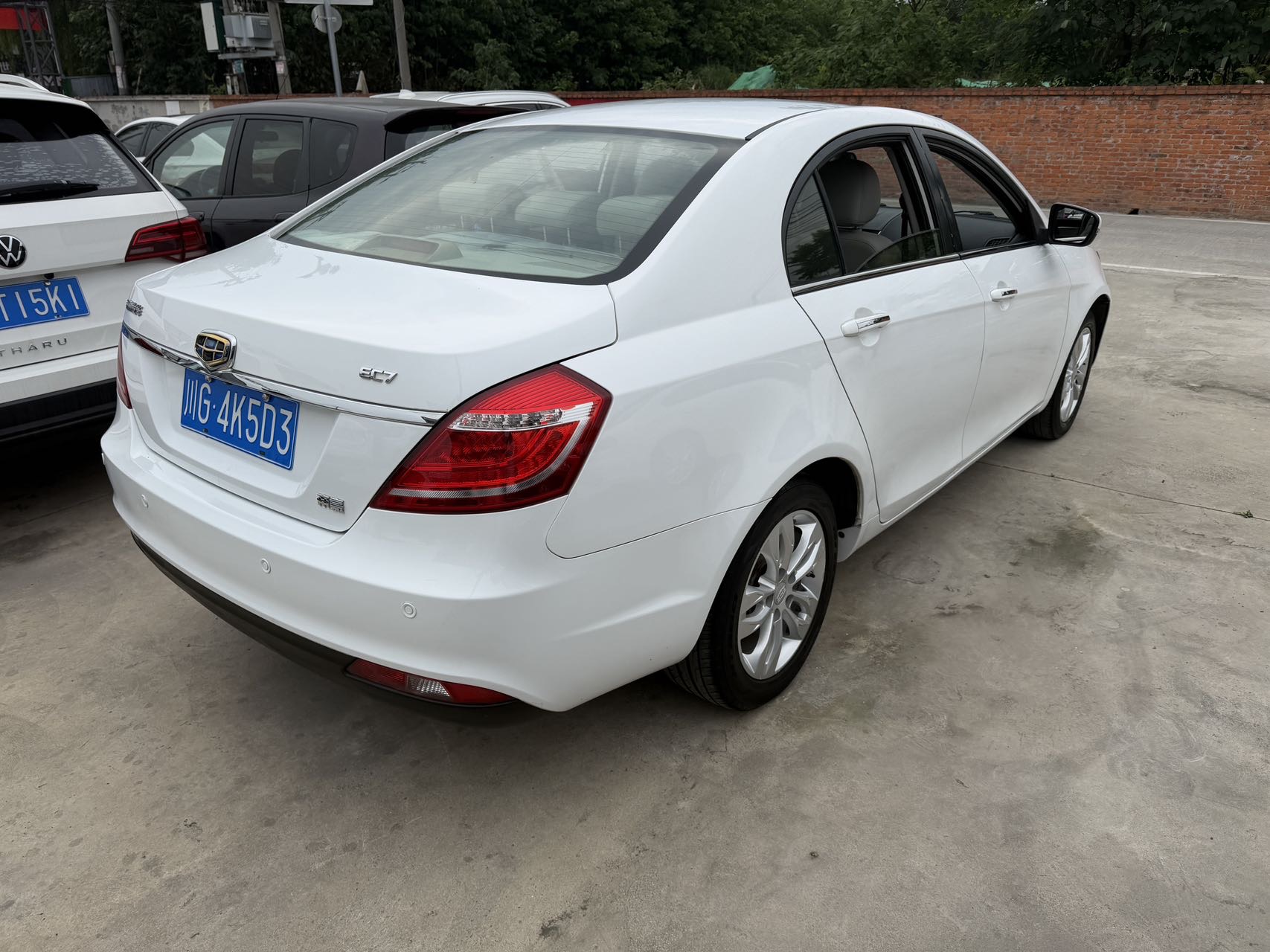 GEELY Emgrand 2015 car image #9