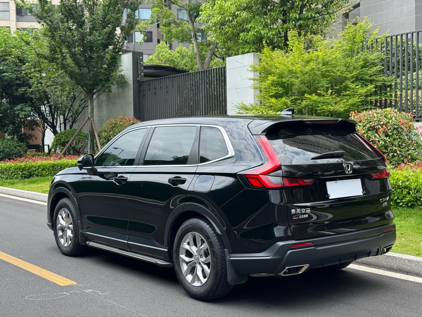 2023 car image #8