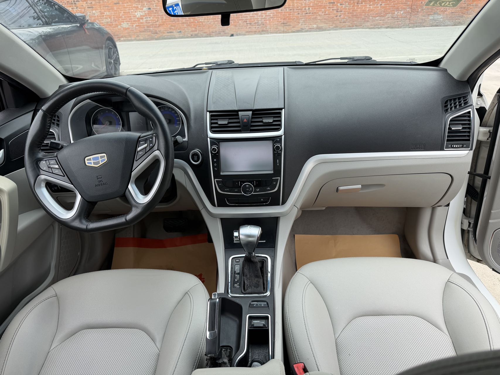 GEELY Emgrand 2015 car image #8