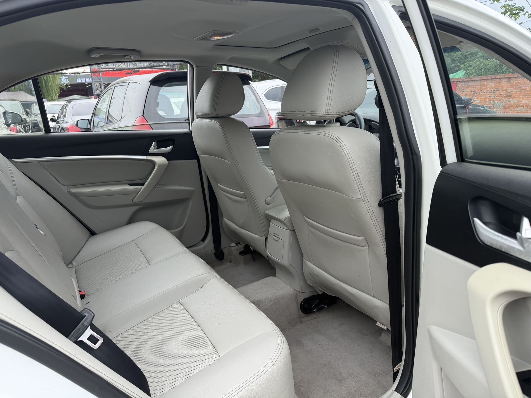 GEELY Emgrand 2015 car image #7