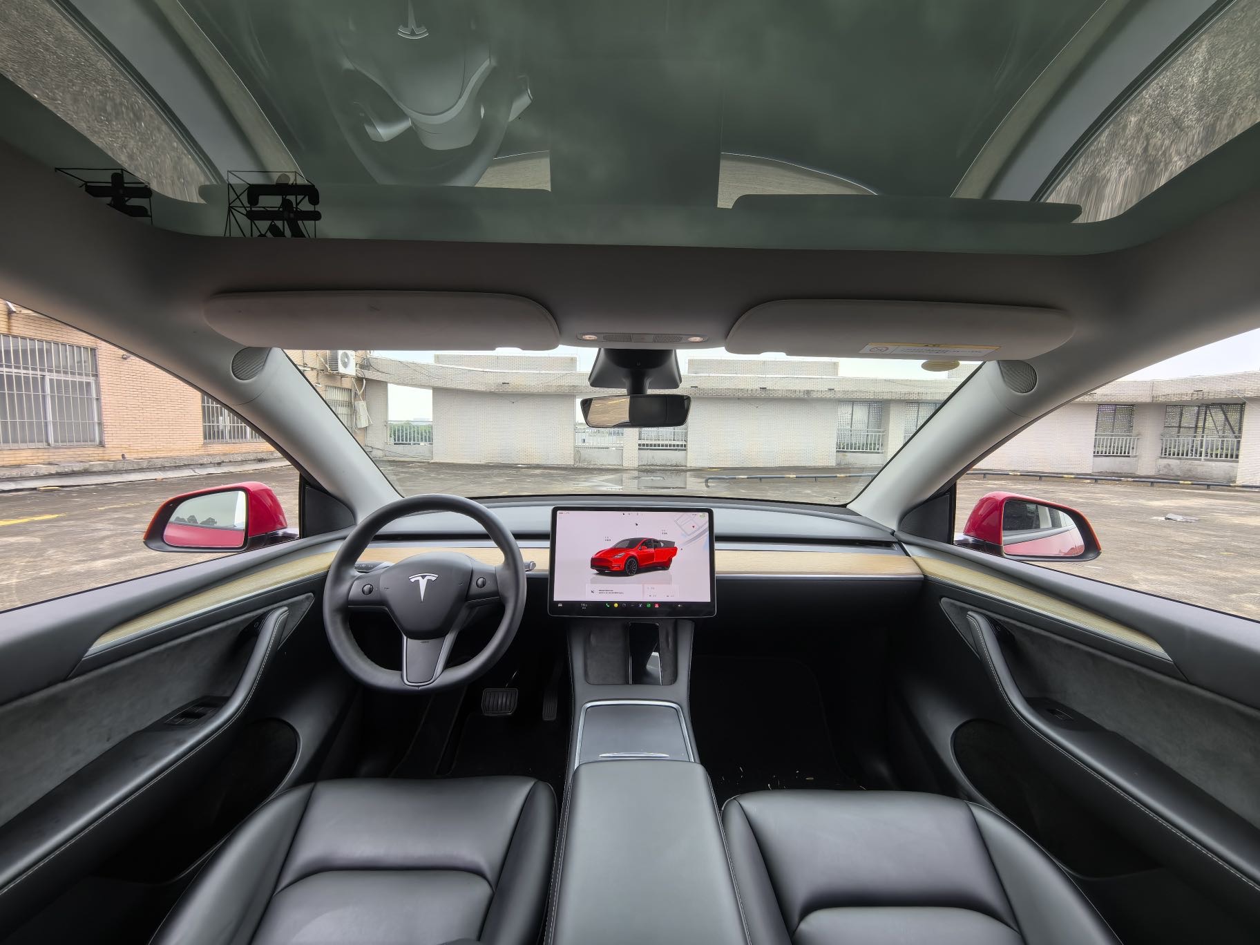 Tesla Model Y 2023 car image #11