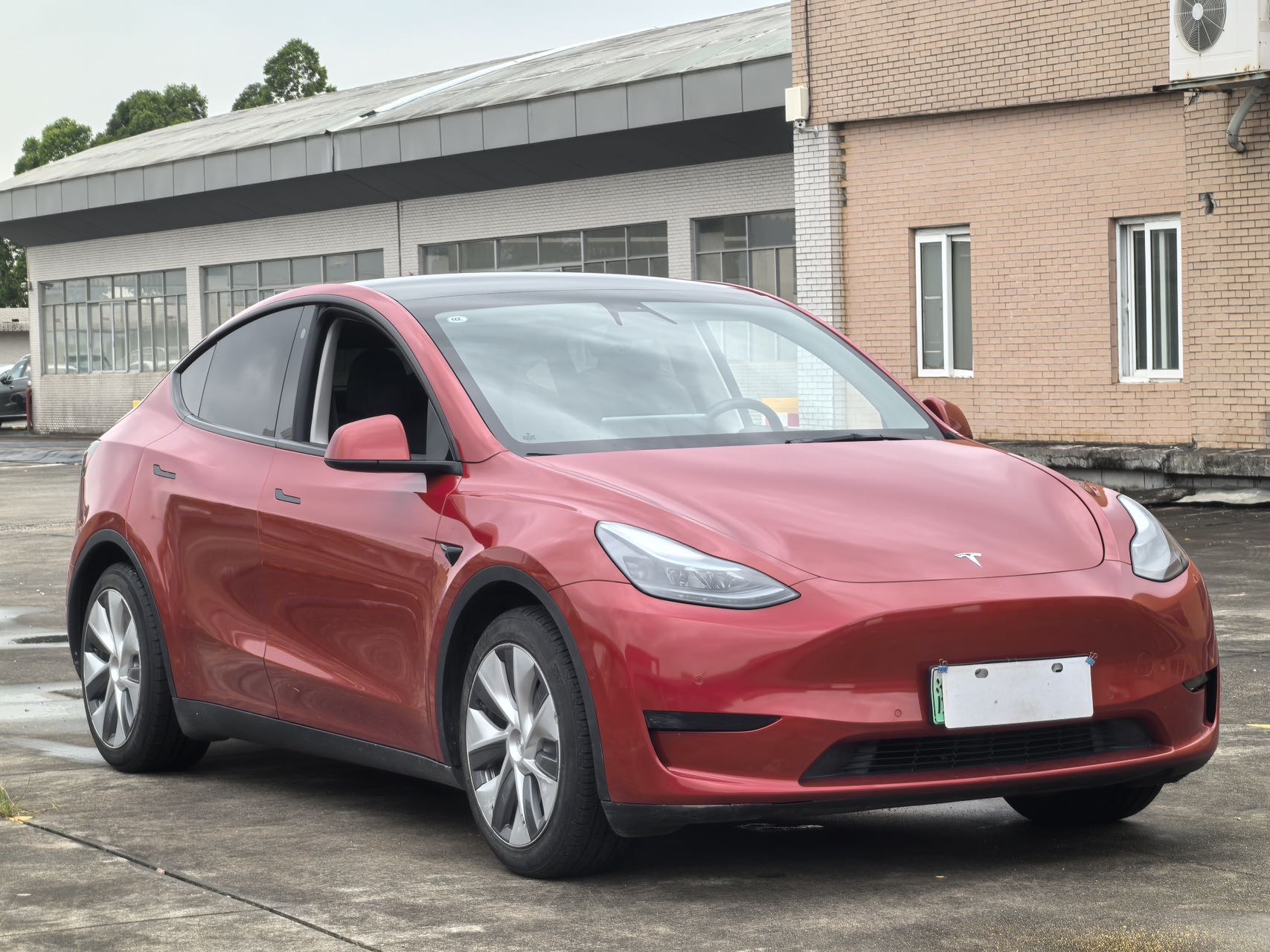 Tesla Model Y 2023 car image #4