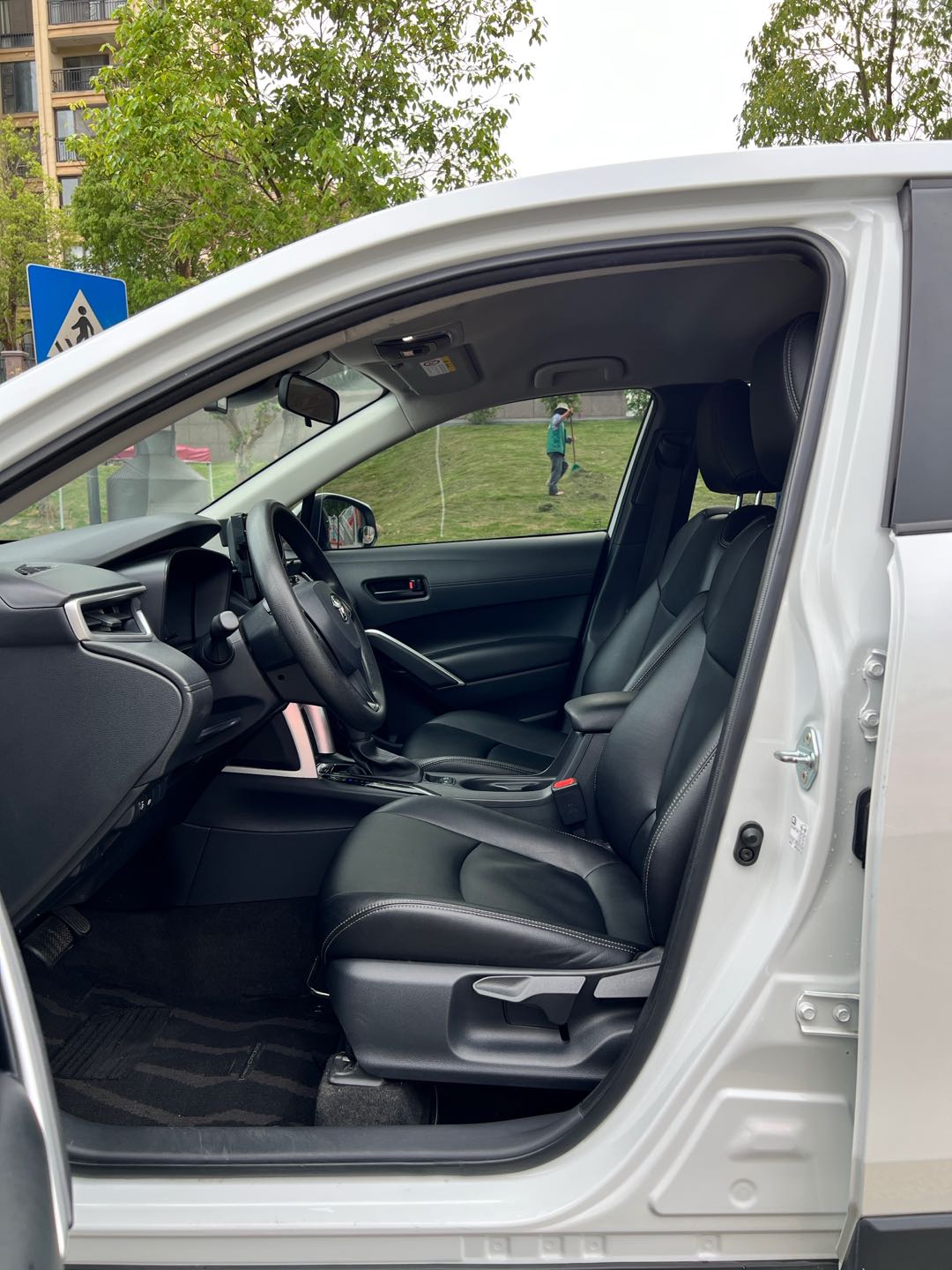 Toyota Corolla Cross 2023 immagine di auto #10