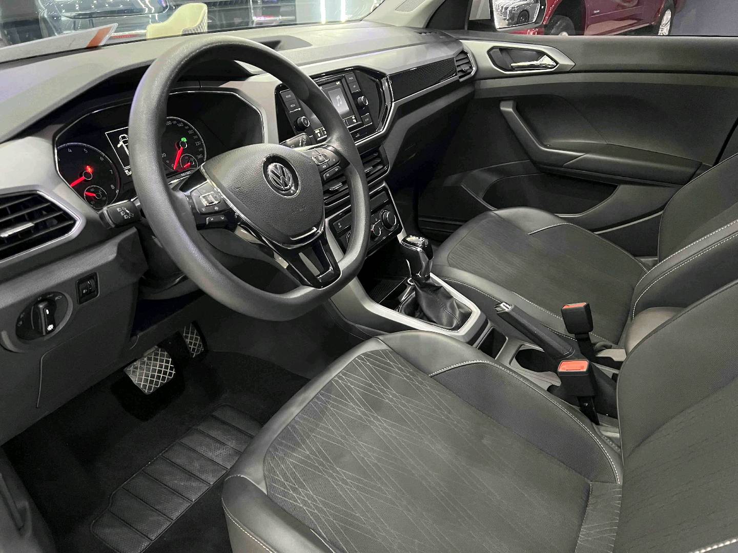 2020 immagine di auto #5