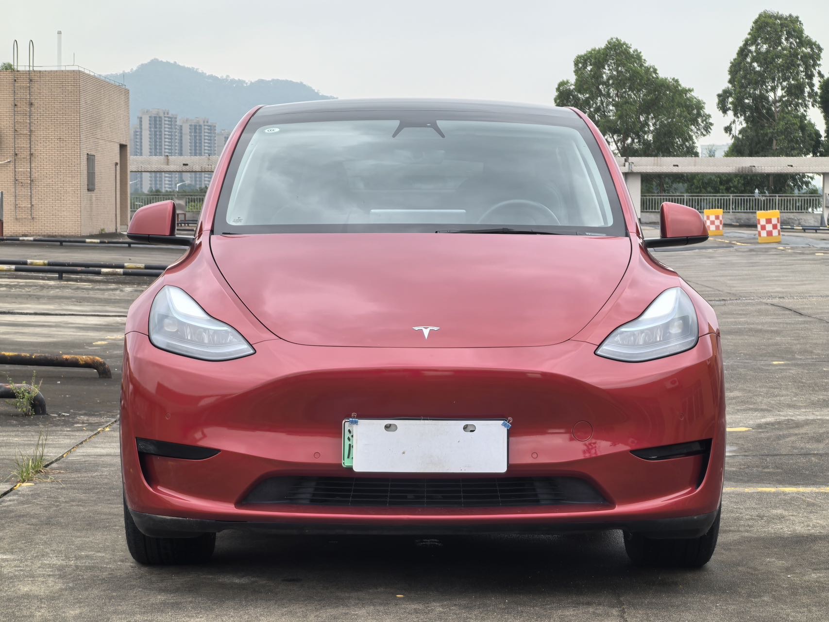Tesla Model Y 2023 car image #3
