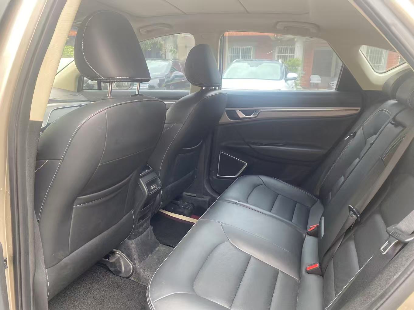 GEELY Emgrand GS 2018 صورة سيارة #7