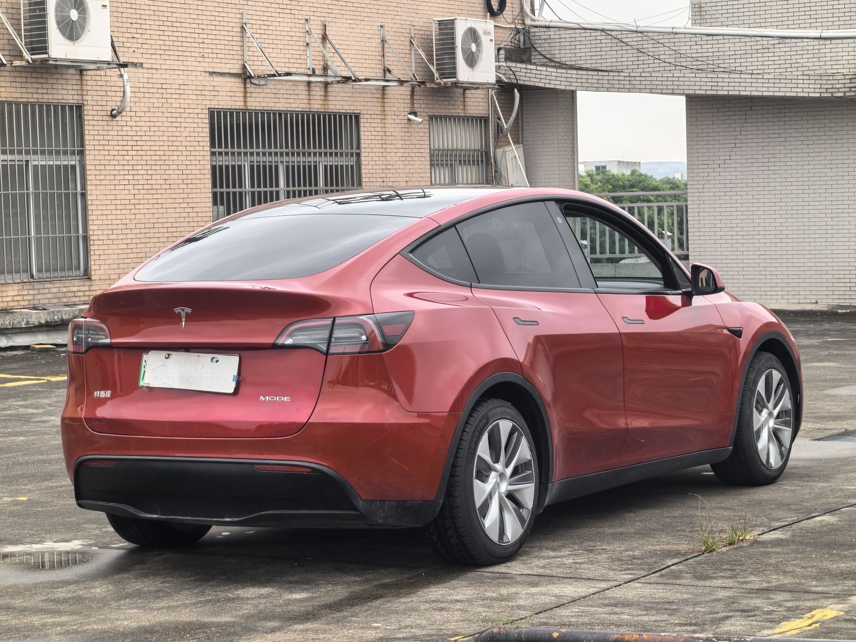 Tesla Model Y 2023 car image #7