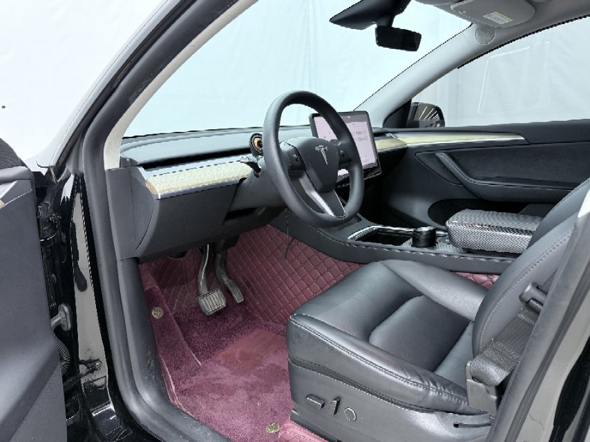 Tesla Model Y 2023 car image #5