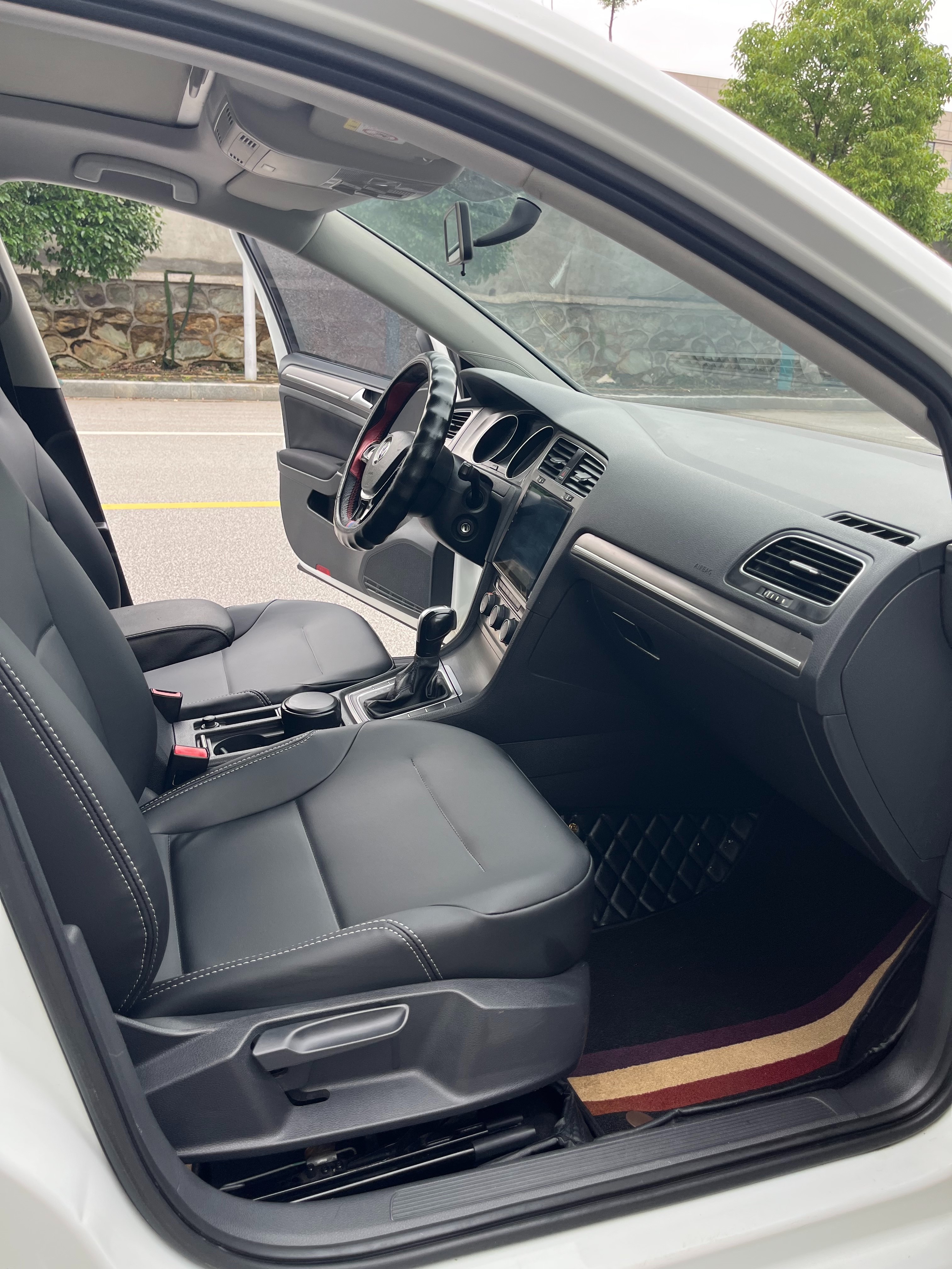 Volkswagen Golf 2015 car image #12