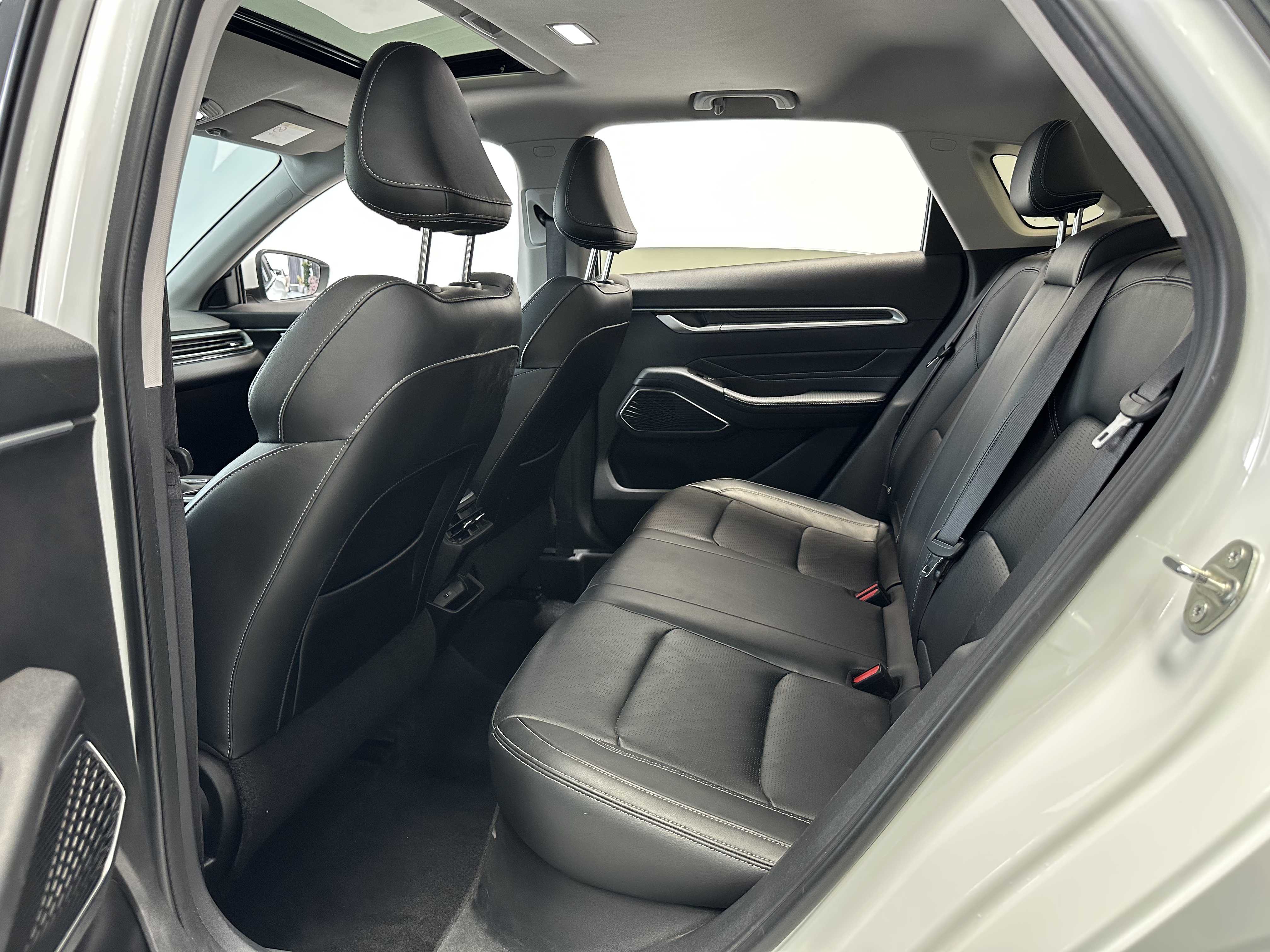 GEELY Emgrand 2022 car image #10
