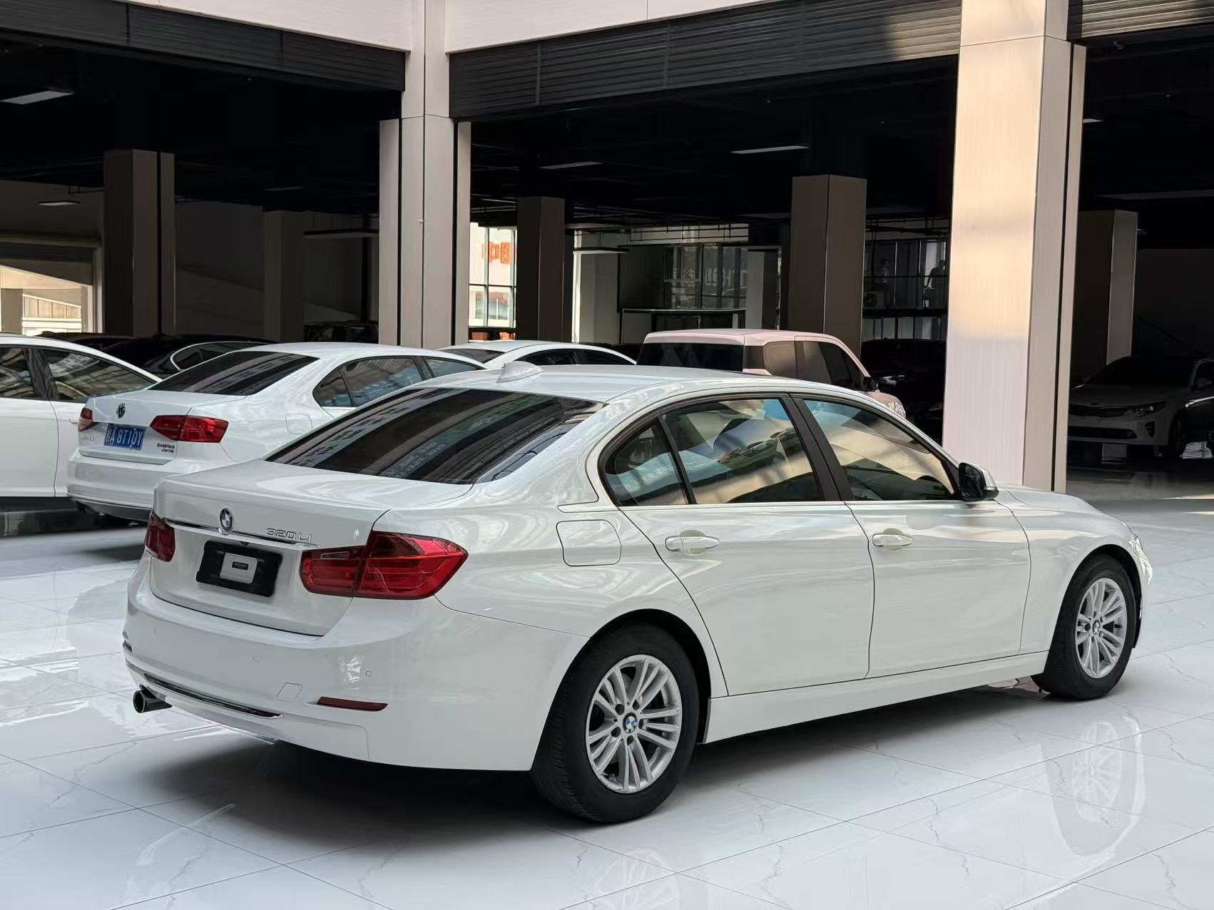BMW 3 Series 2013 car image #11