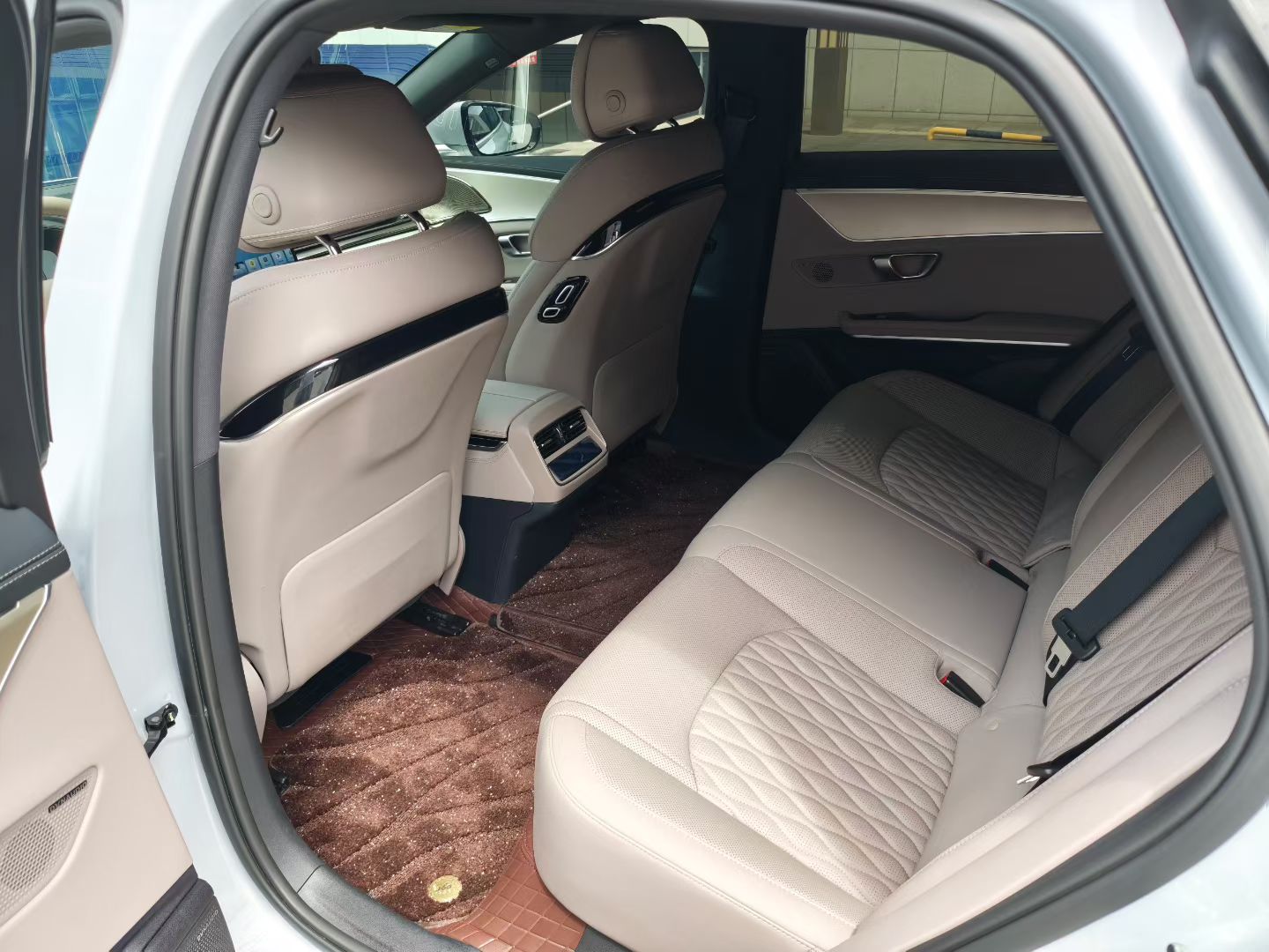BYD Han 2025 car image #7