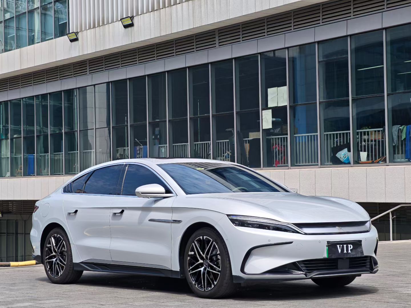BYD Han 2025 car image #5