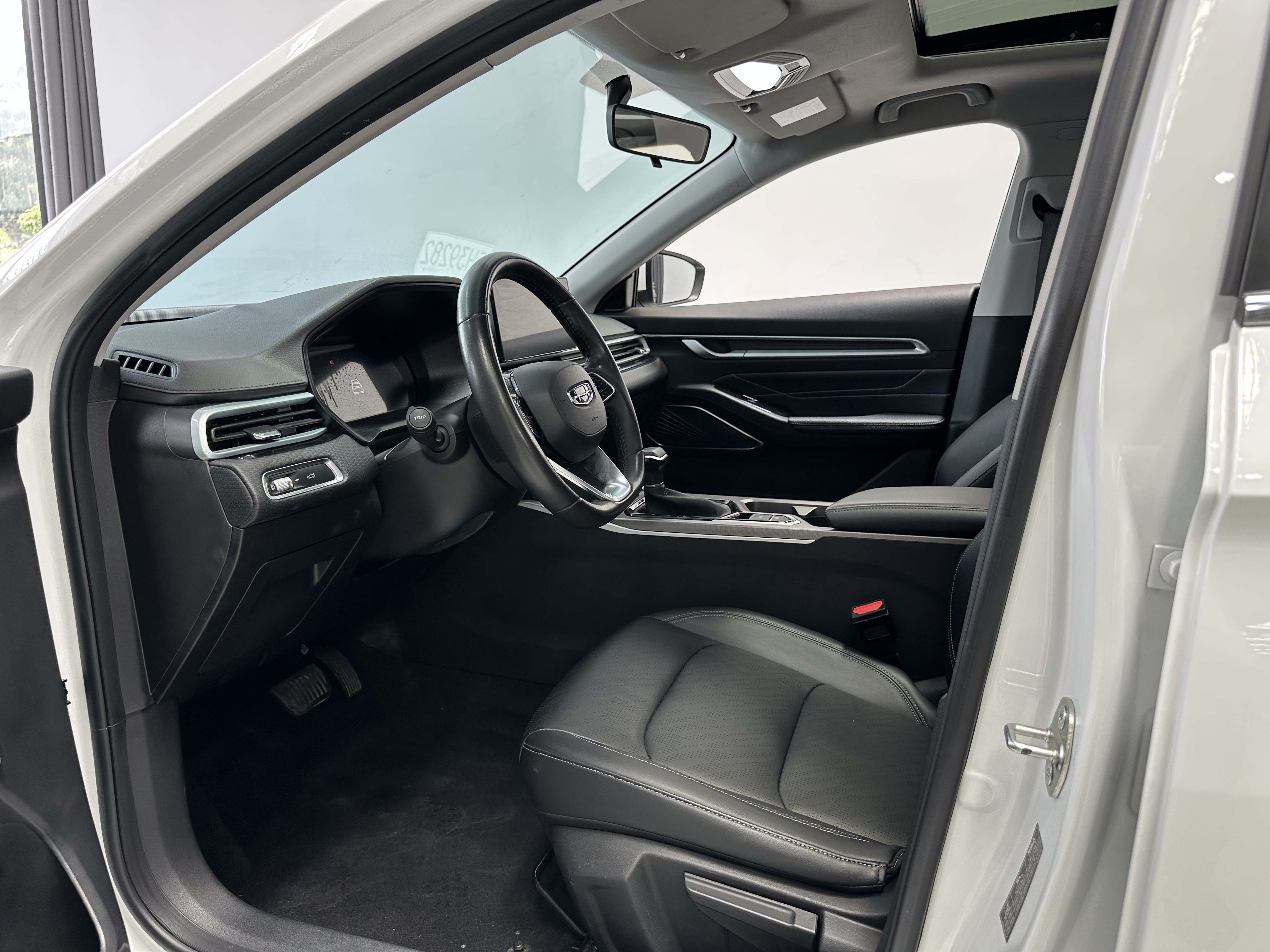 GEELY Emgrand 2022 car image #9