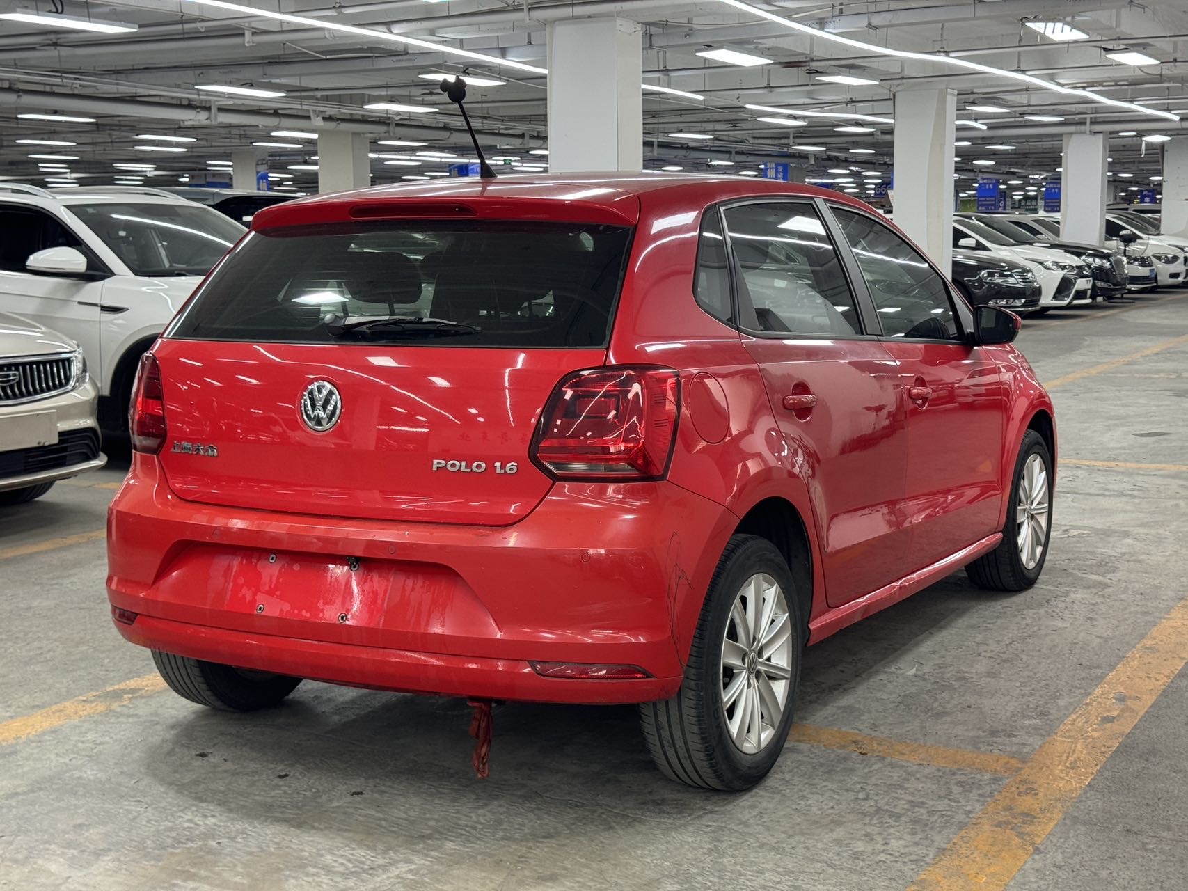 Volkswagen Polo 2015 car image #9