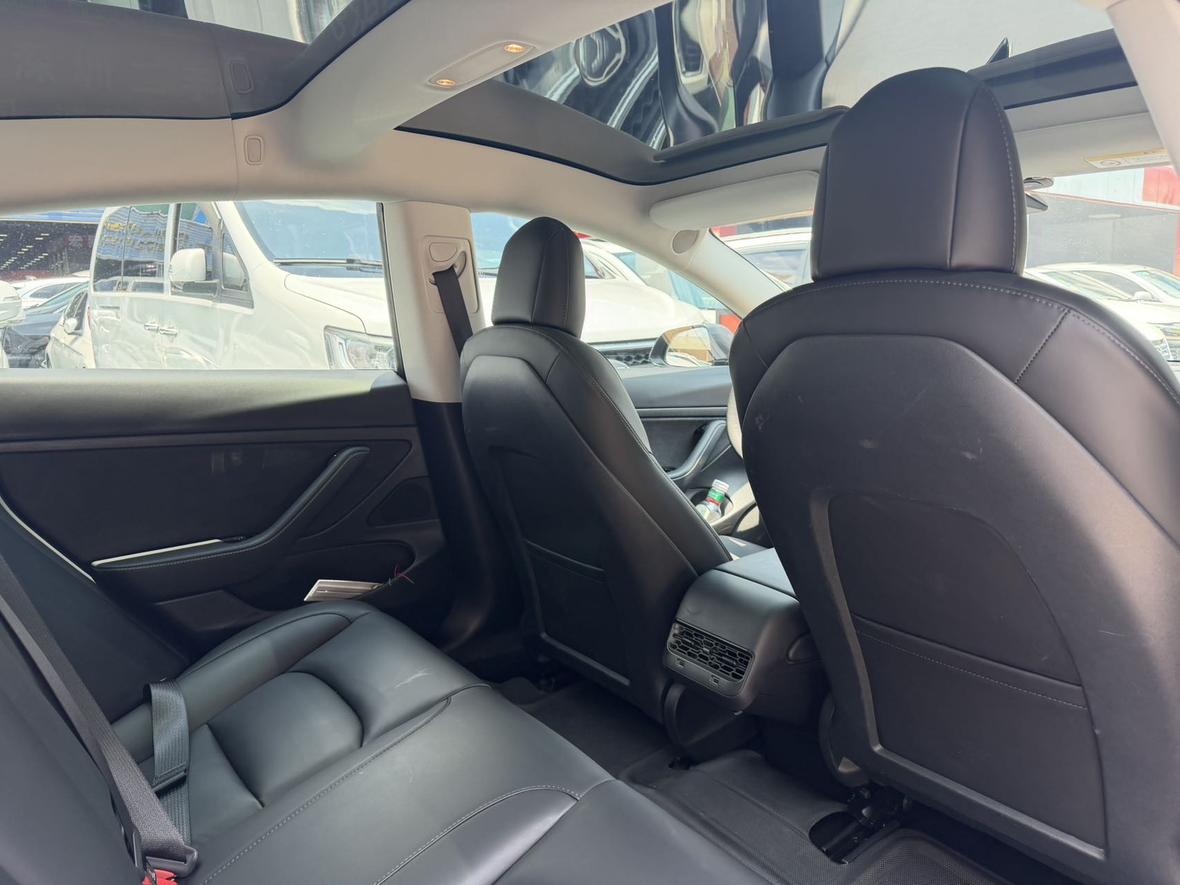 Tesla Model 3 2020 car image #9