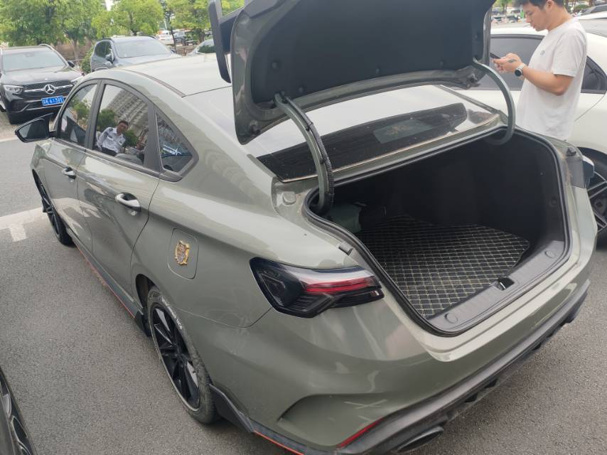 GEELY Binray 2022 image de voiture #8