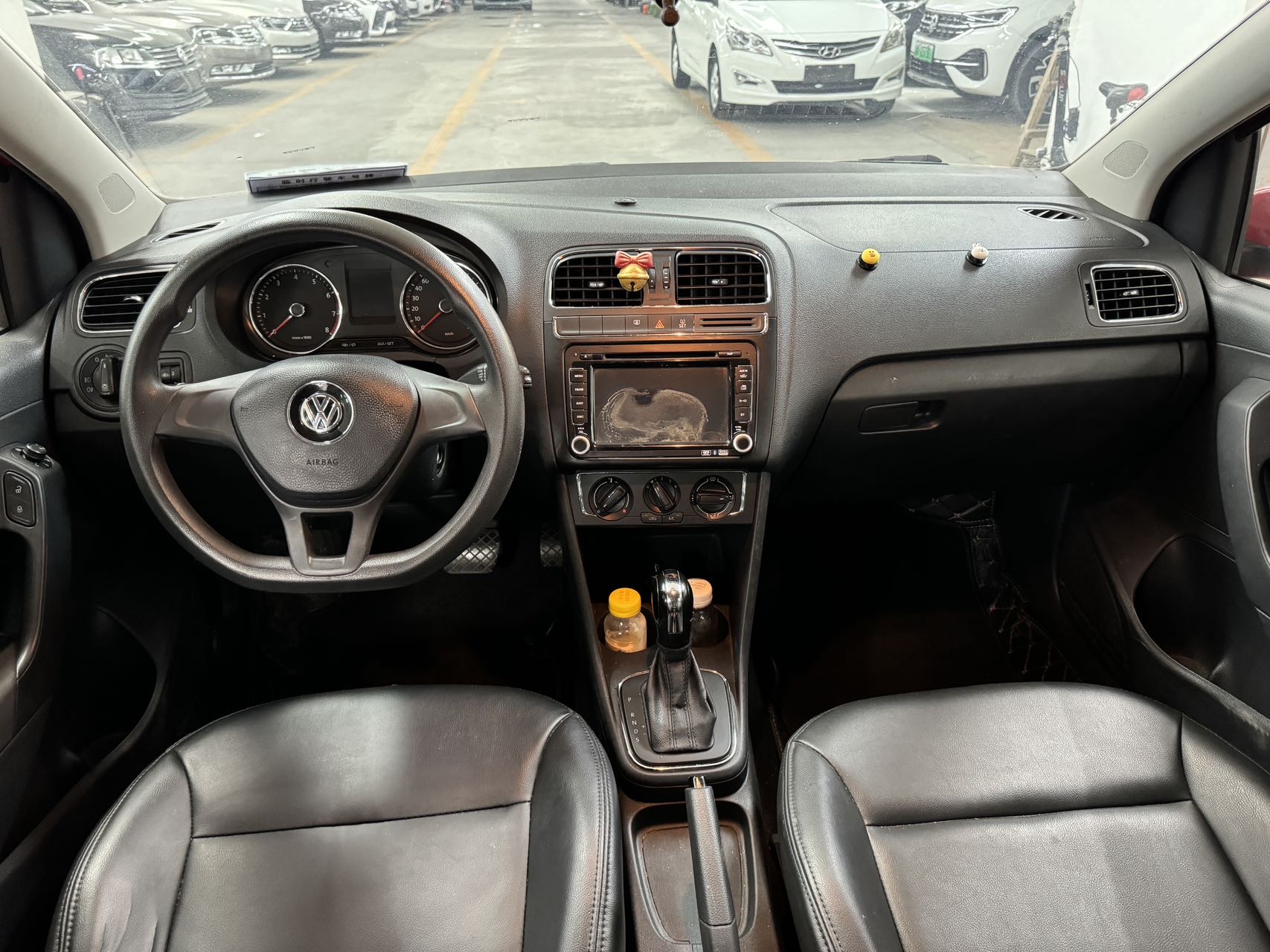 Volkswagen Polo 2015 car image #7