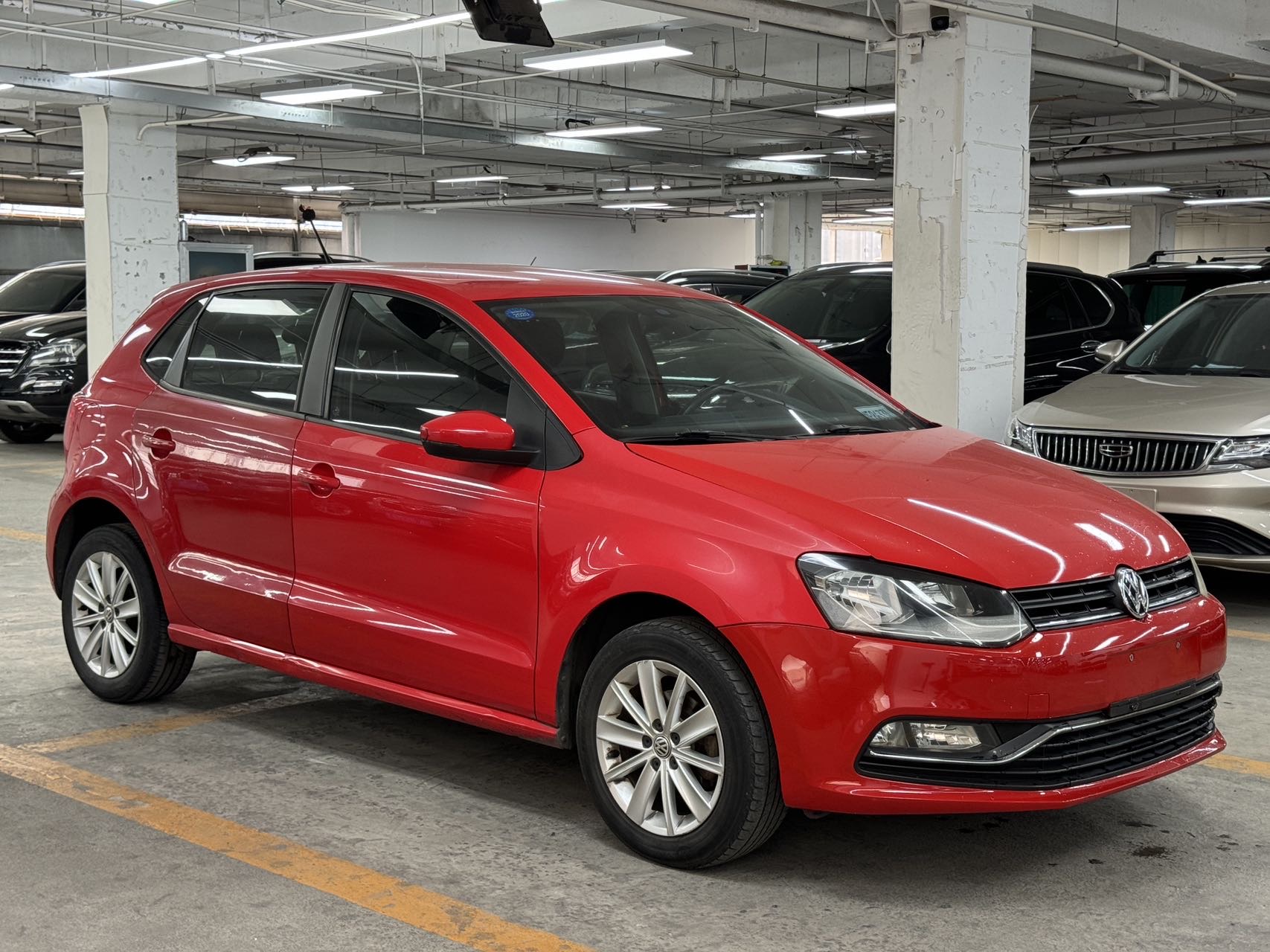 Volkswagen Polo 2015 car image #5