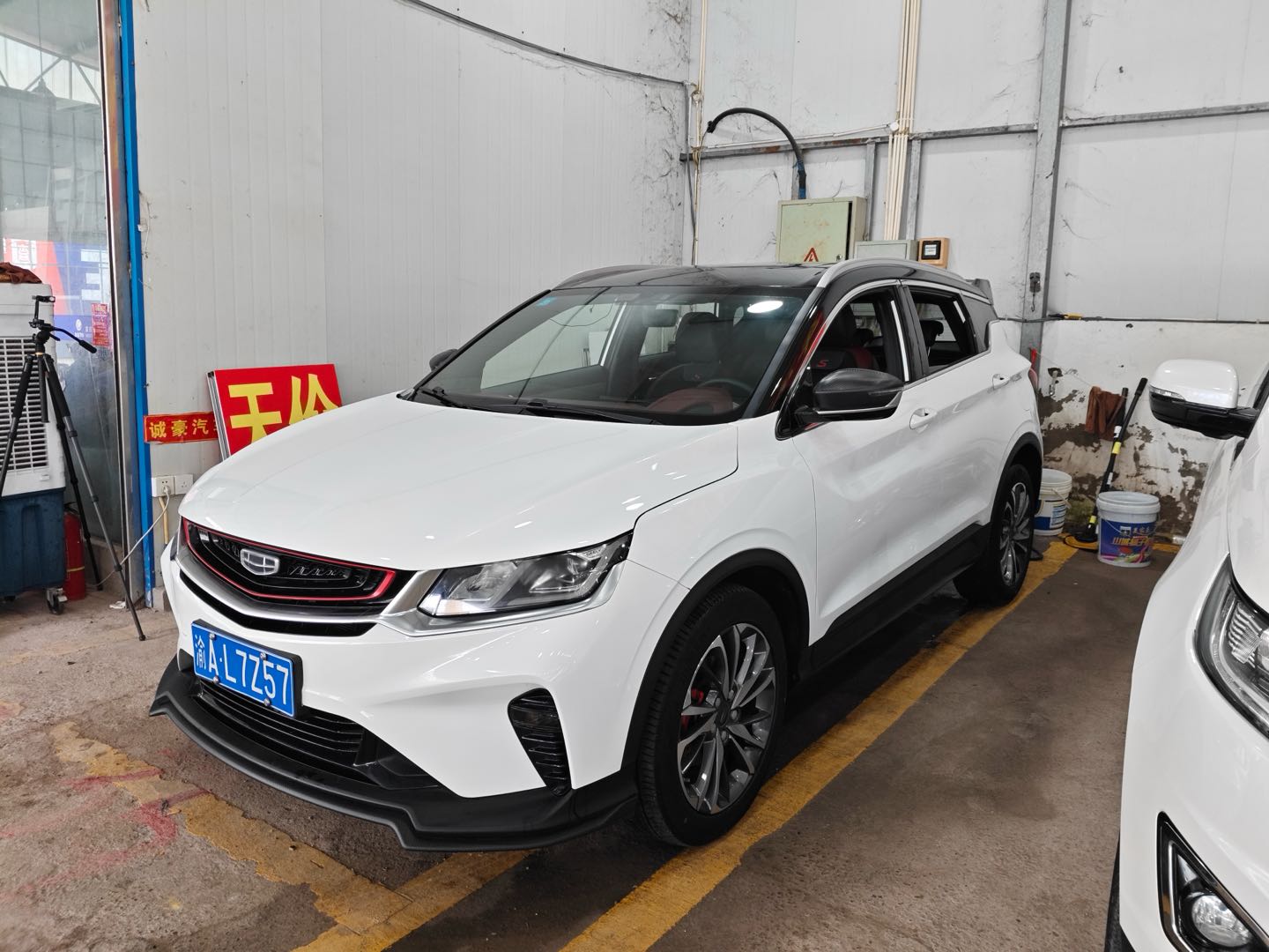 GEELY Coolray 2019 #2 GEELY Coolray 2019 car image #2
