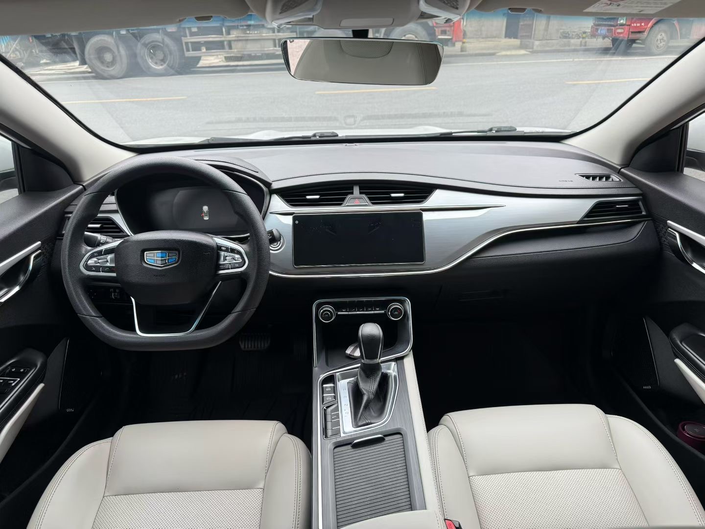 GEELY Binray 2018 image de voiture #8