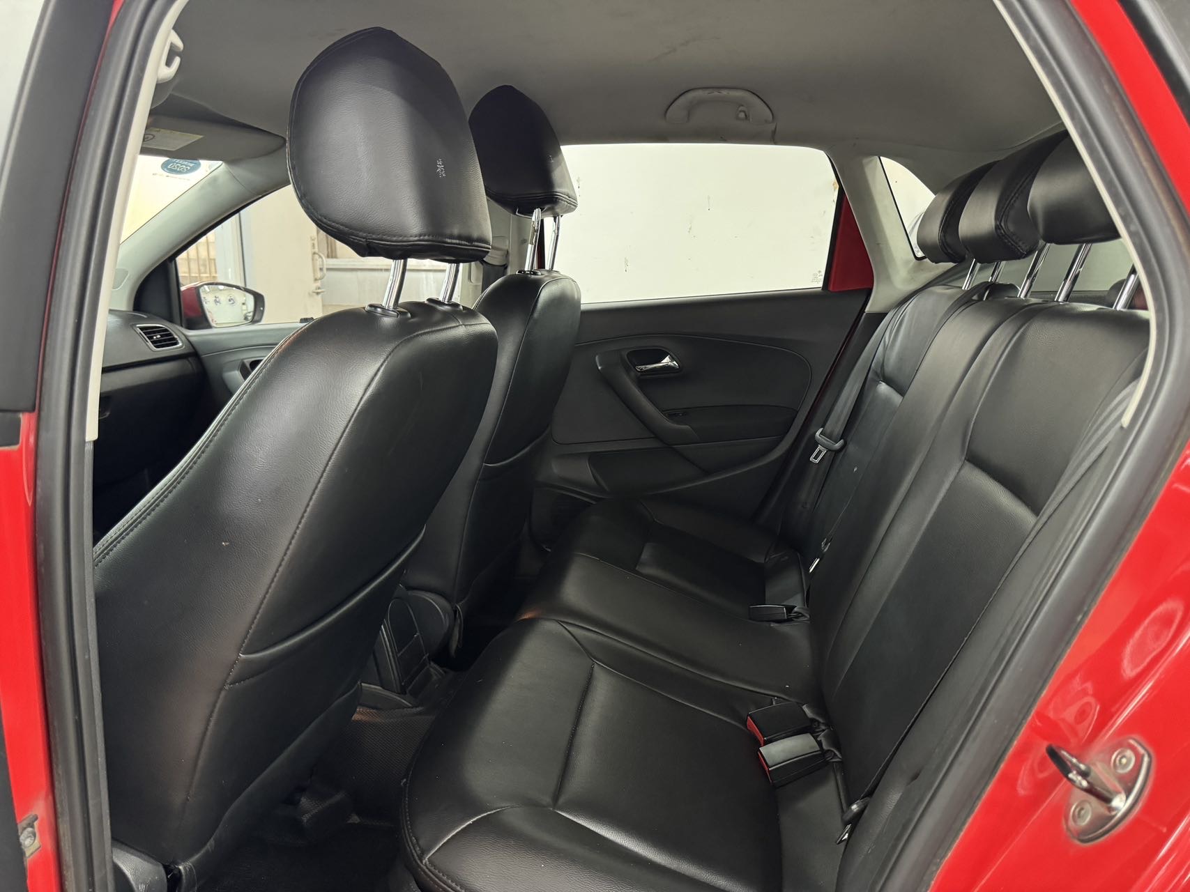 Volkswagen Polo 2015 car image #8