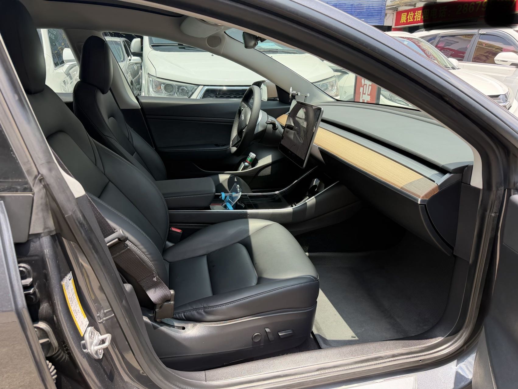 Tesla Model 3 2020 car image #7