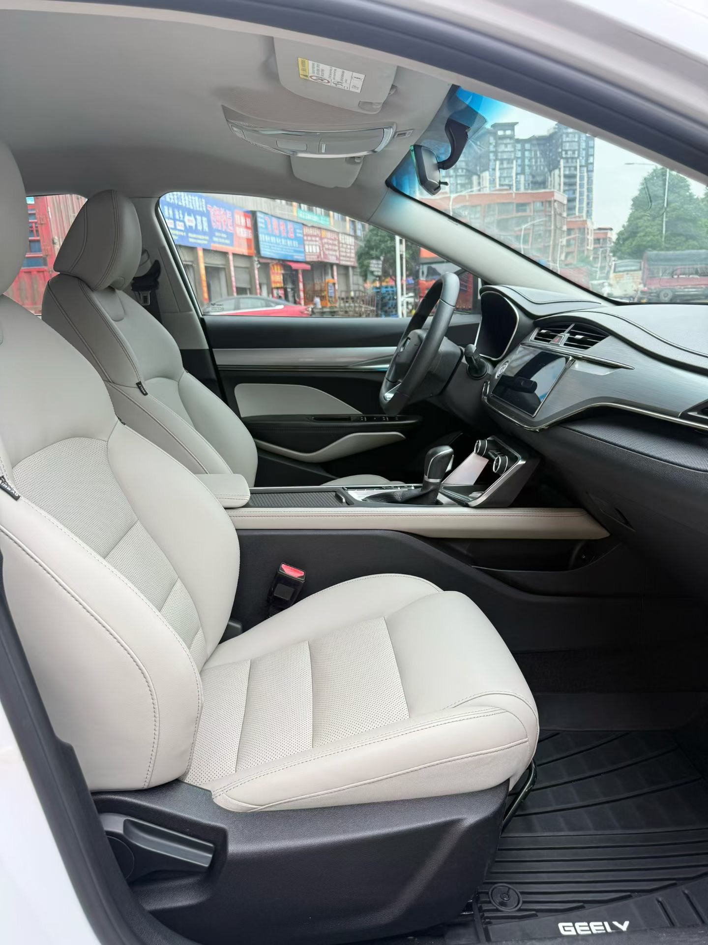 GEELY Binray 2018 image de voiture #9
